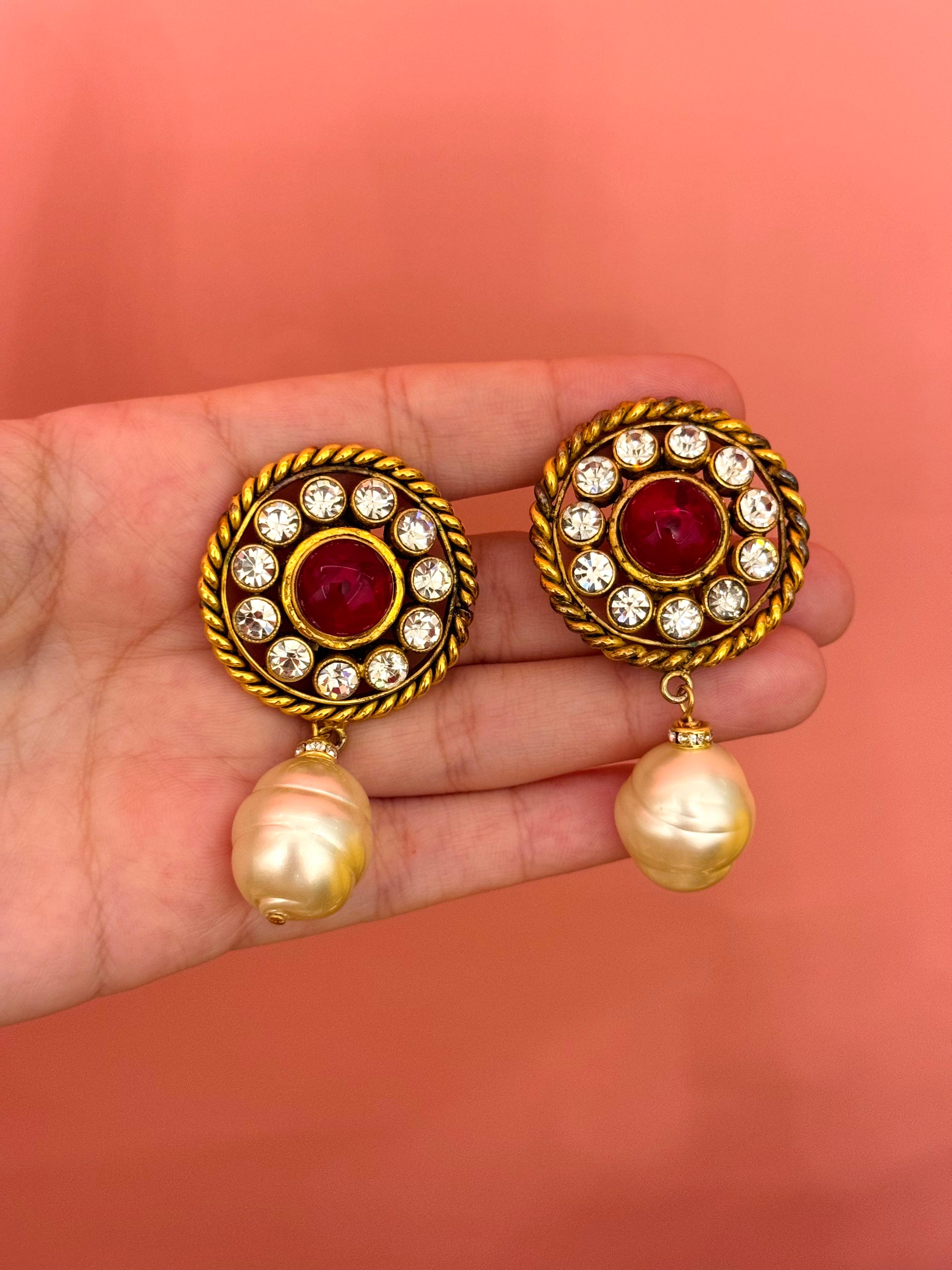 Chanel Haute Couture 1986 Boucles d'oreilles à clip Gripoix en vente 3