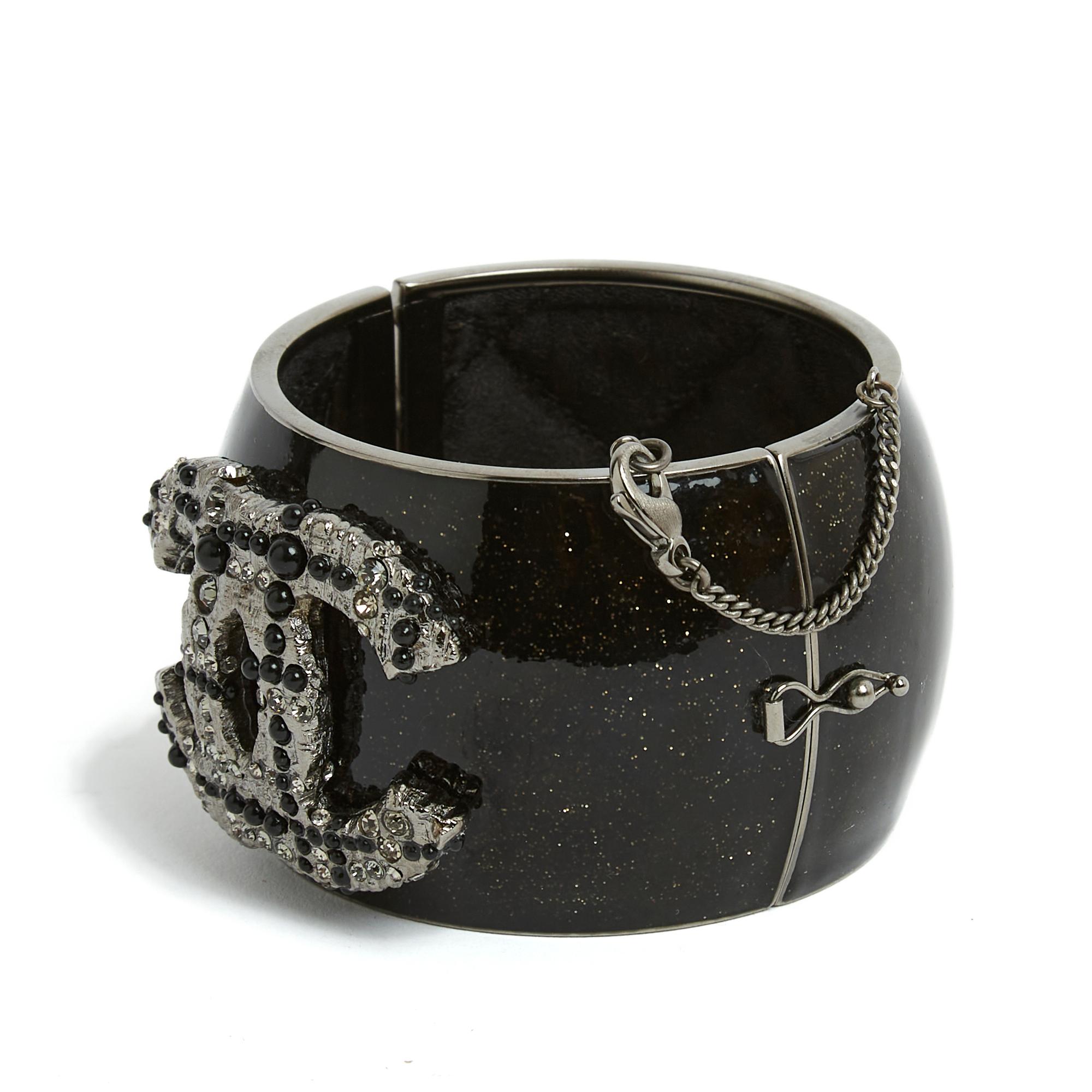 Chanel Haute Couture Bracelet Cuff glass camelia, fancy pearls and diamonds In Excellent Condition For Sale In PARIS, FR