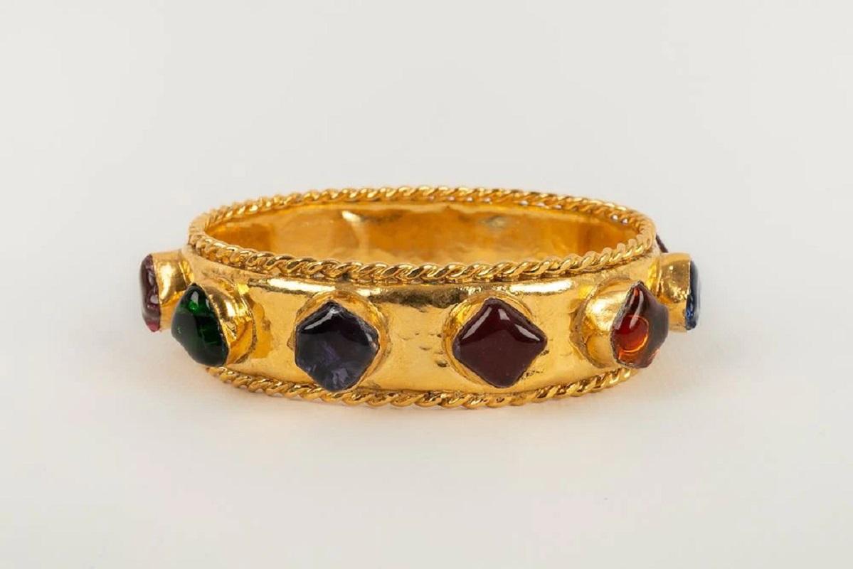 Chanel Haute Couture Bracelet in Gilded Metal and Multicolored Glass Paste In Excellent Condition For Sale In SAINT-OUEN-SUR-SEINE, FR