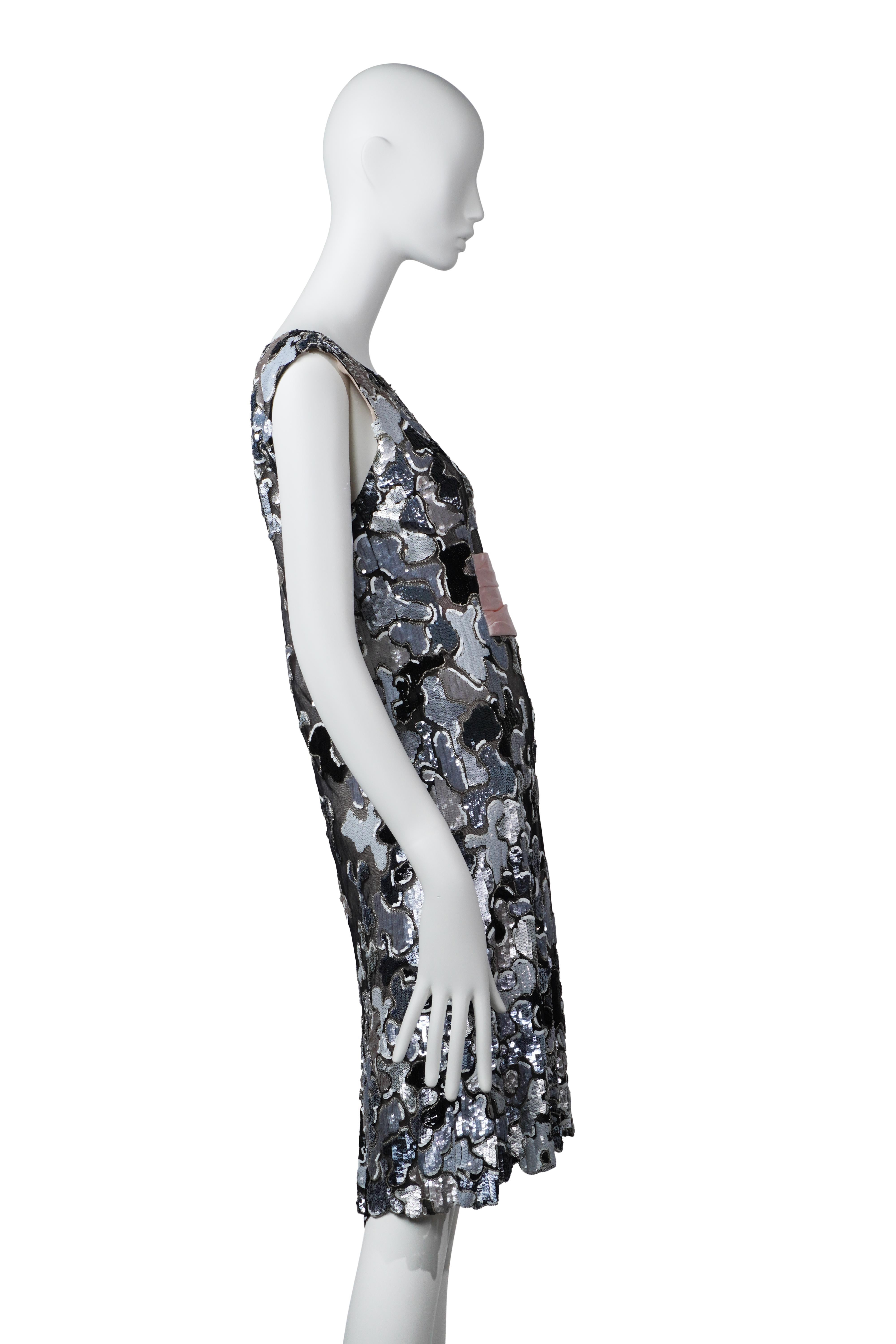 CHANEL HAUTE COUTURE by KARL LAGERFELD F/W 2007 Laufstegkleid im Angebot 7