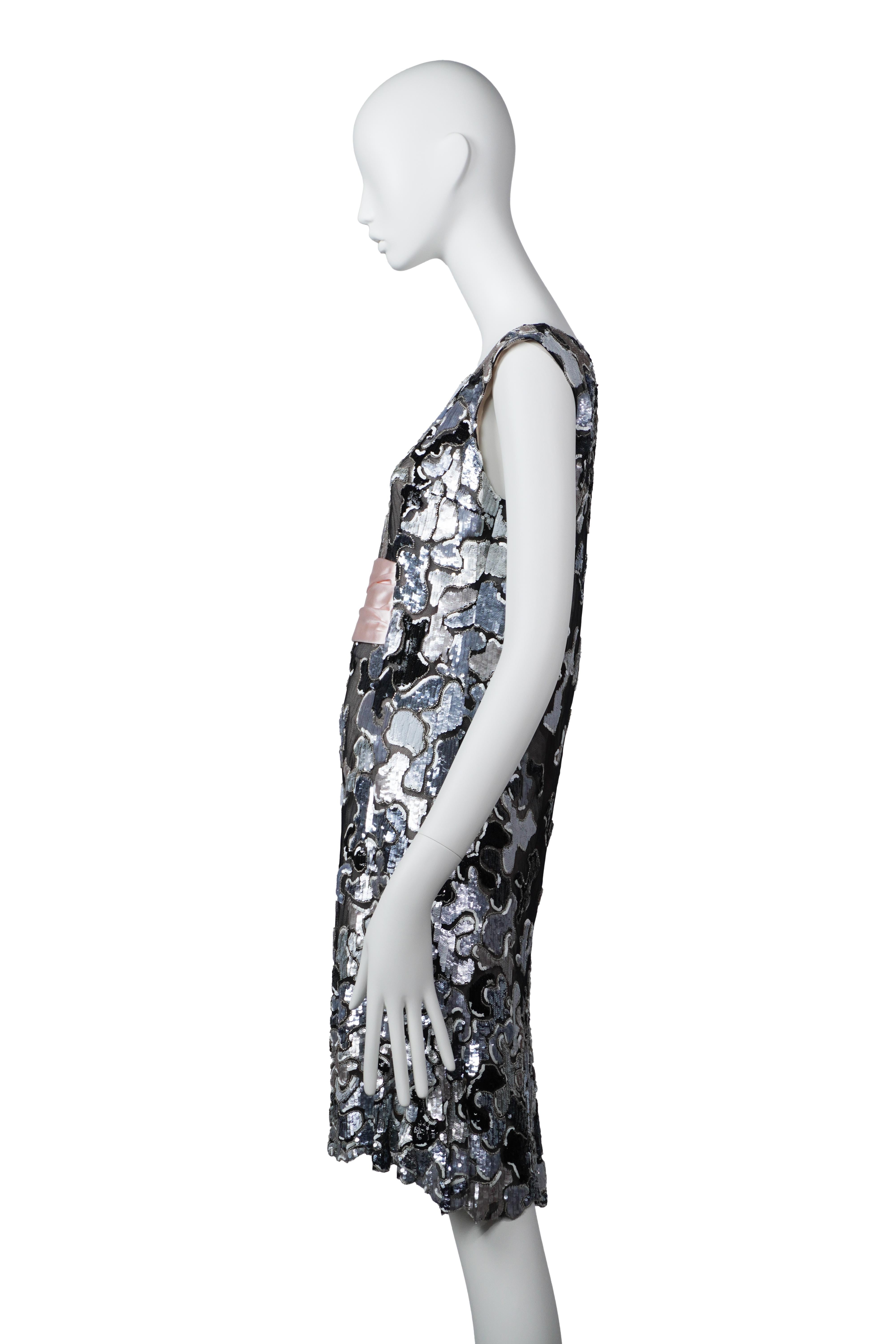 CHANEL HAUTE COUTURE by KARL LAGERFELD F/W 2007 Laufstegkleid im Angebot 1