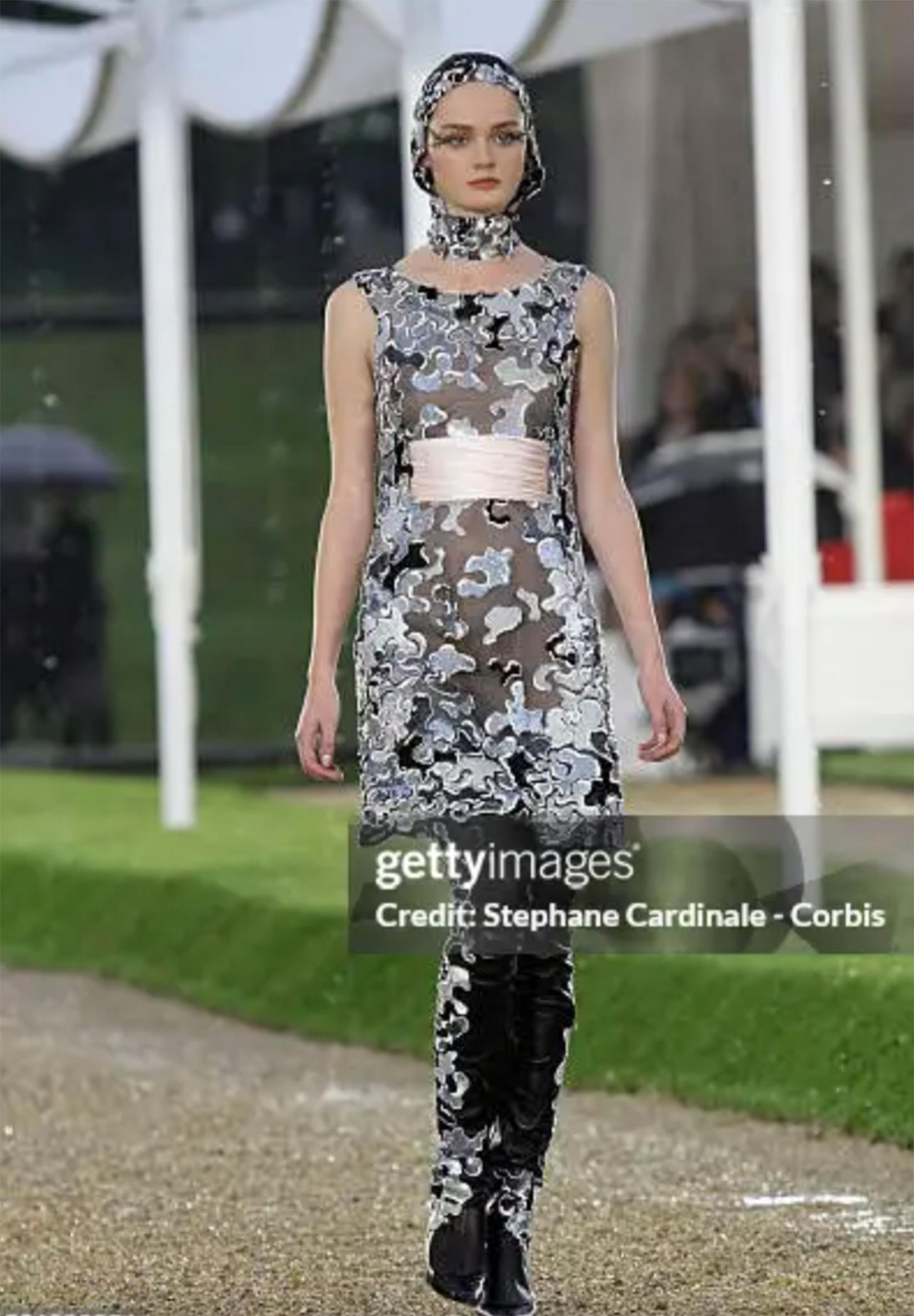 CHANEL HAUTE COUTURE by KARL LAGERFELD F/W 2007 Laufstegkleid im Angebot 2