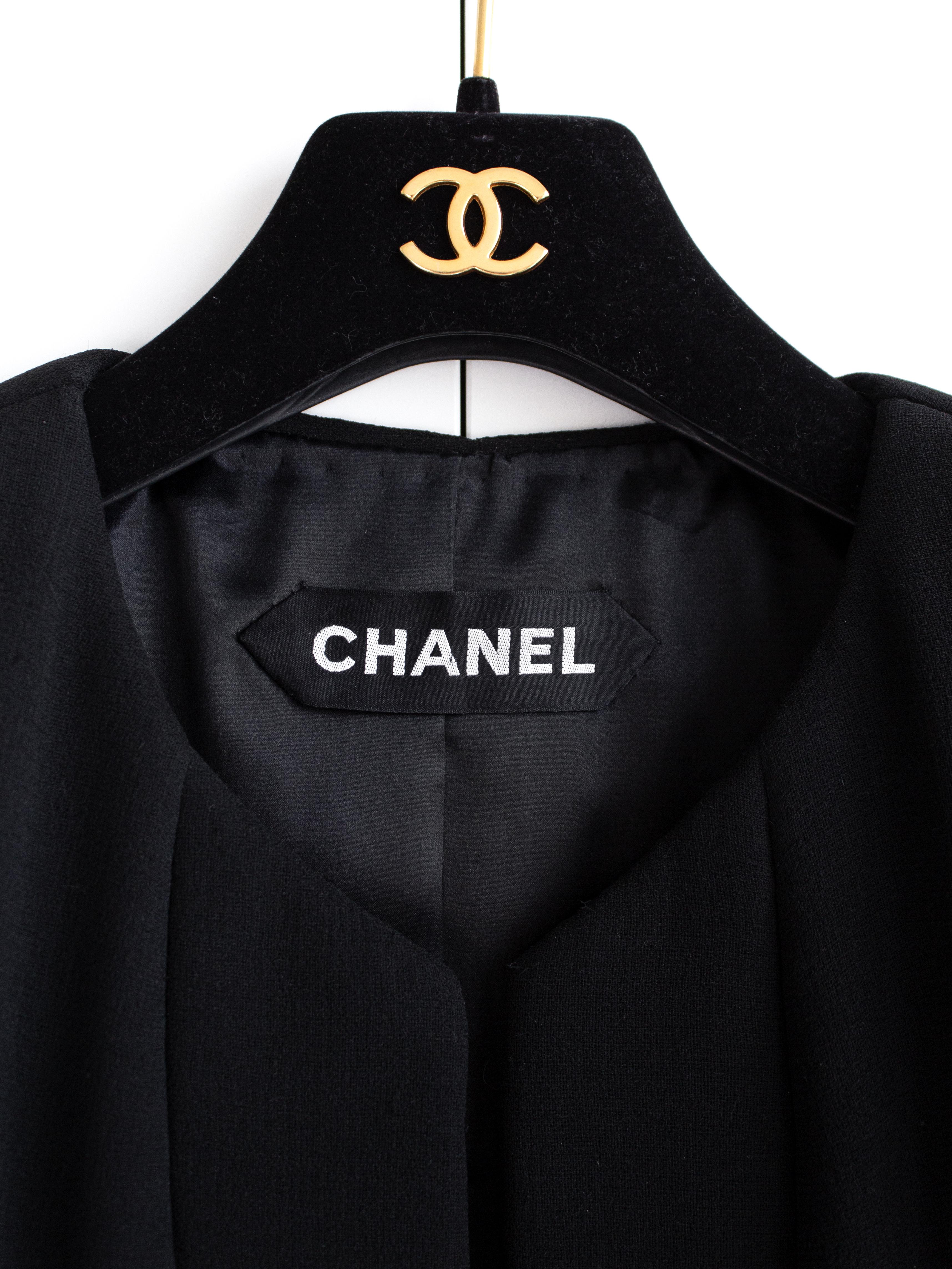Chanel Haute Couture F/W 2004 LBJ Classic Black Collarless Jacket 2