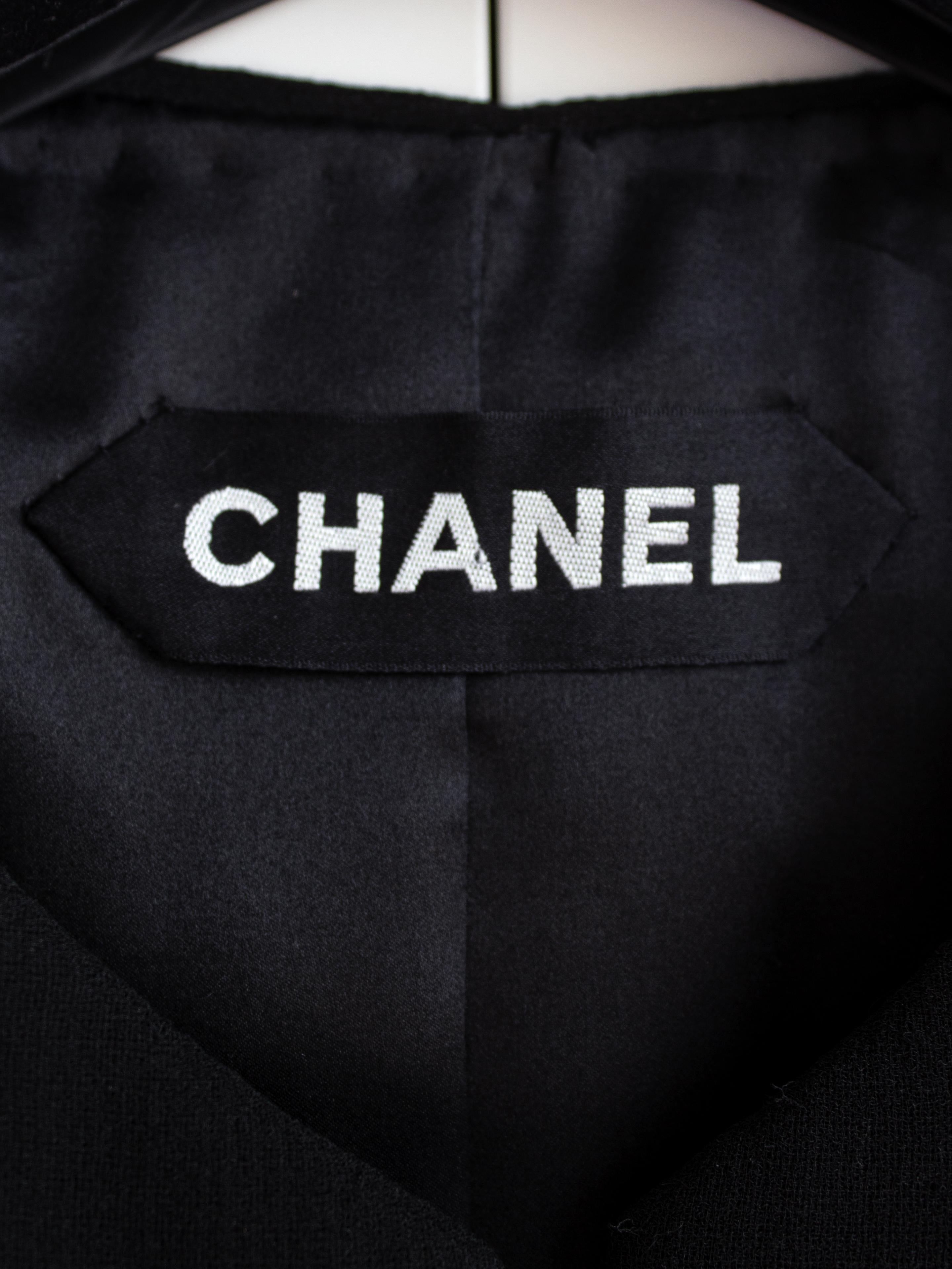Chanel Haute Couture F/W 2004 LBJ Classic Black Collarless Jacket 3