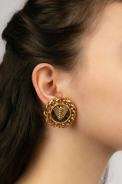 Chanel Haute Couture Golden Metal Clip Earrings