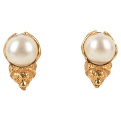 Chanel Haute Couture Golden Metal Earrings with Costume Pearls