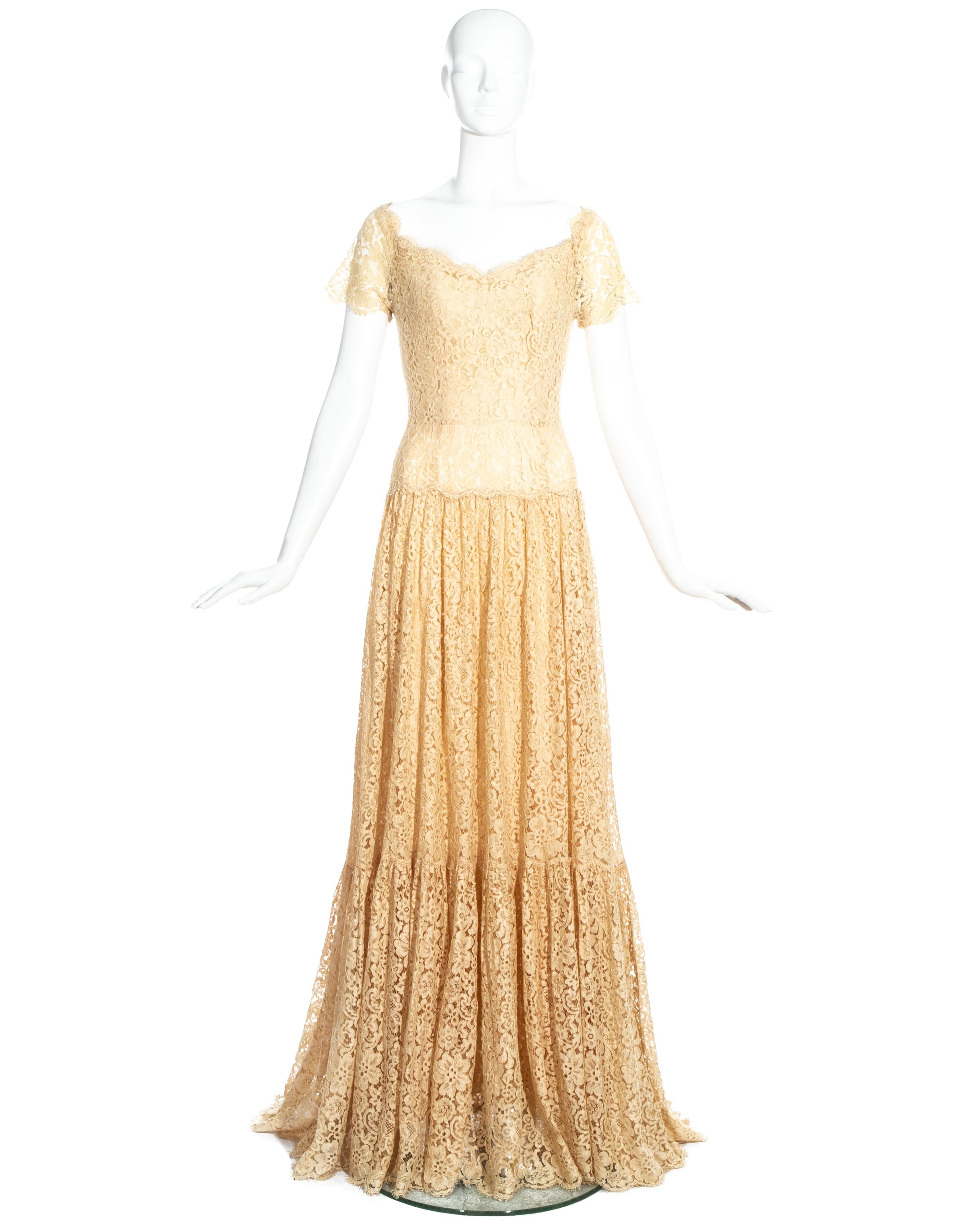 Chanel Haute Couture ivory lace wedding dress, c. 1960s For Sale at 1stDibs  | chanel wedding dress