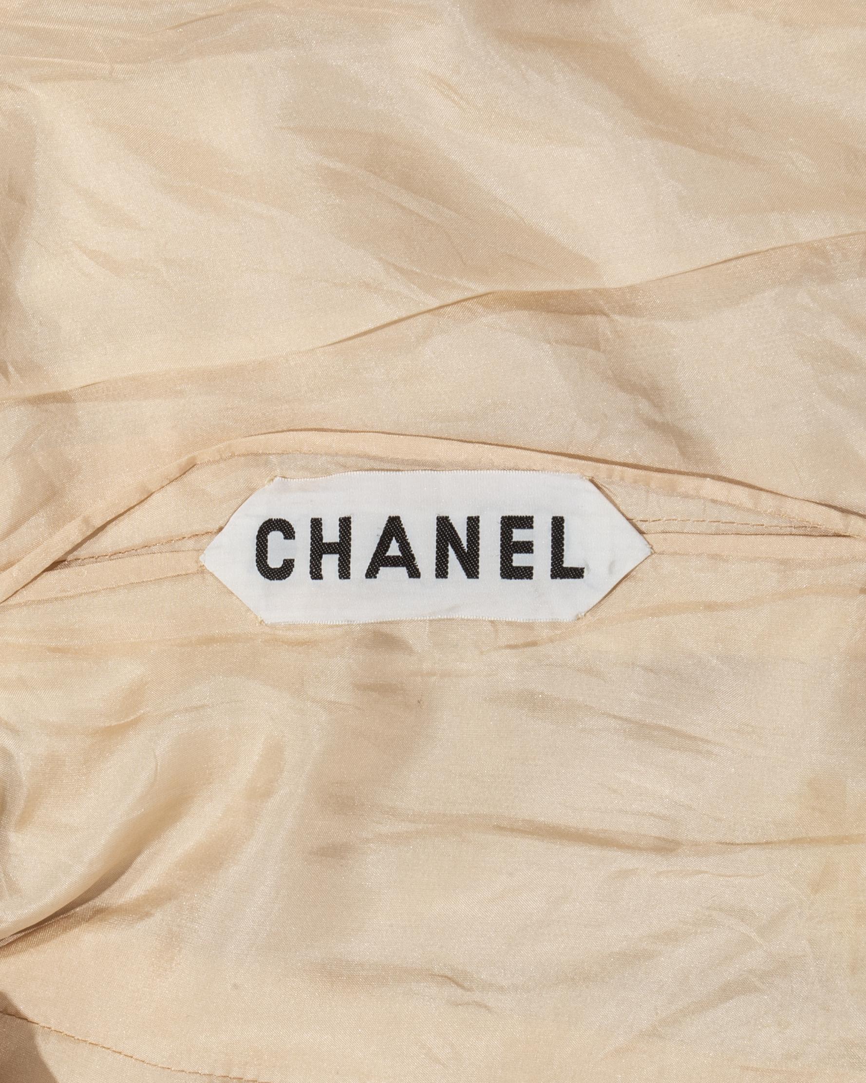 Beige Robe de mariée haute couture Chanel en dentelle ivoire, vers les années 1960 en vente