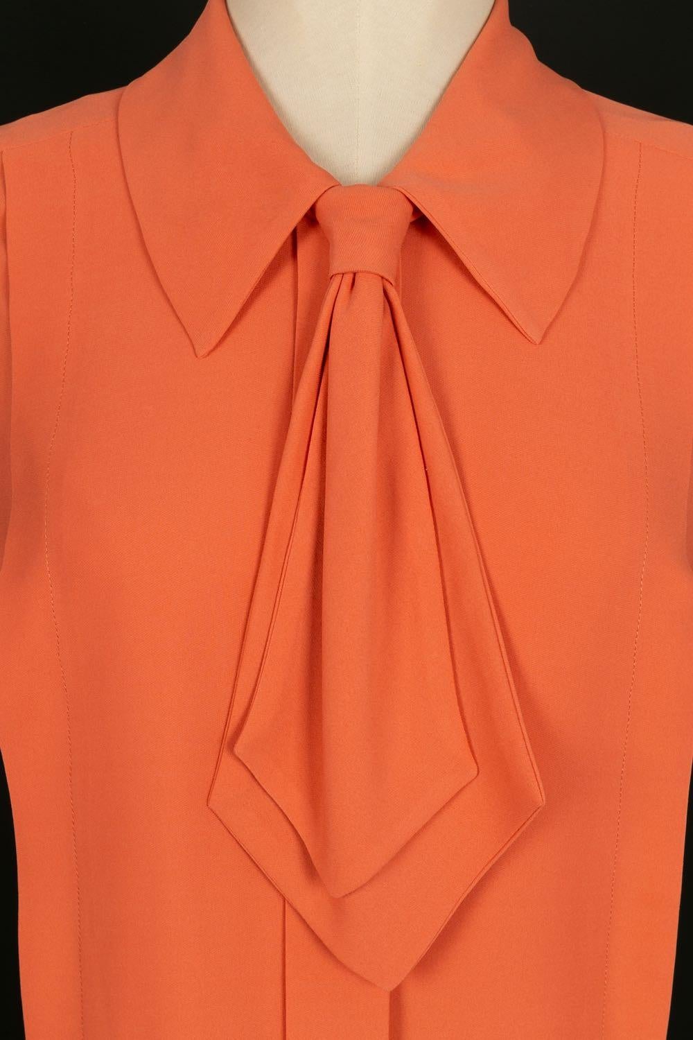 Chanel Haute Couture Orangefarbener plissierter Anzug aus Seide und Tweed im Angebot 6