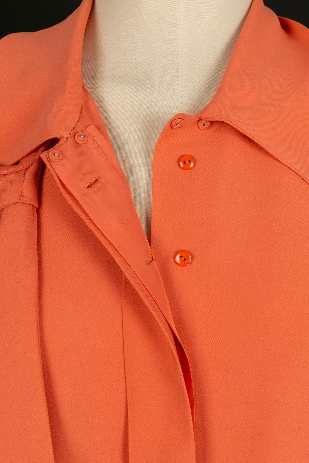 Costume plissé Chanel Haute Couture orange en soie et tweed en vente 12