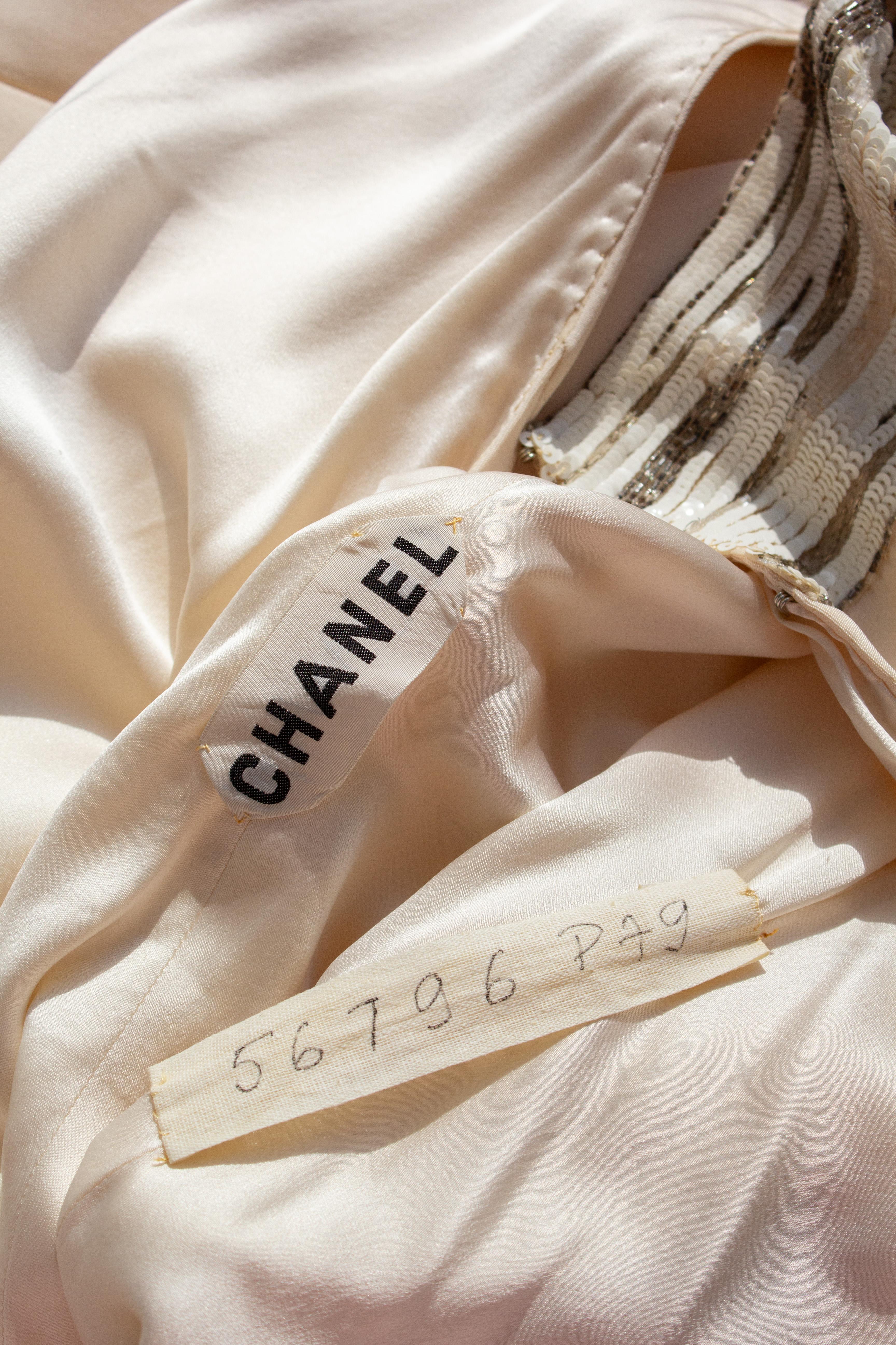 Chanel Haute Couture S/S 1979 Elfenbein verschönert Bogen Abendkleid 2pcs Ensemble im Zustand „Gut“ im Angebot in Jersey City, NJ