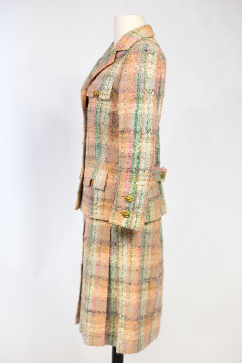 A Chanel Haute Couture skirt suit in Mohair wool tweed numbered 48863 Circa 1970 2