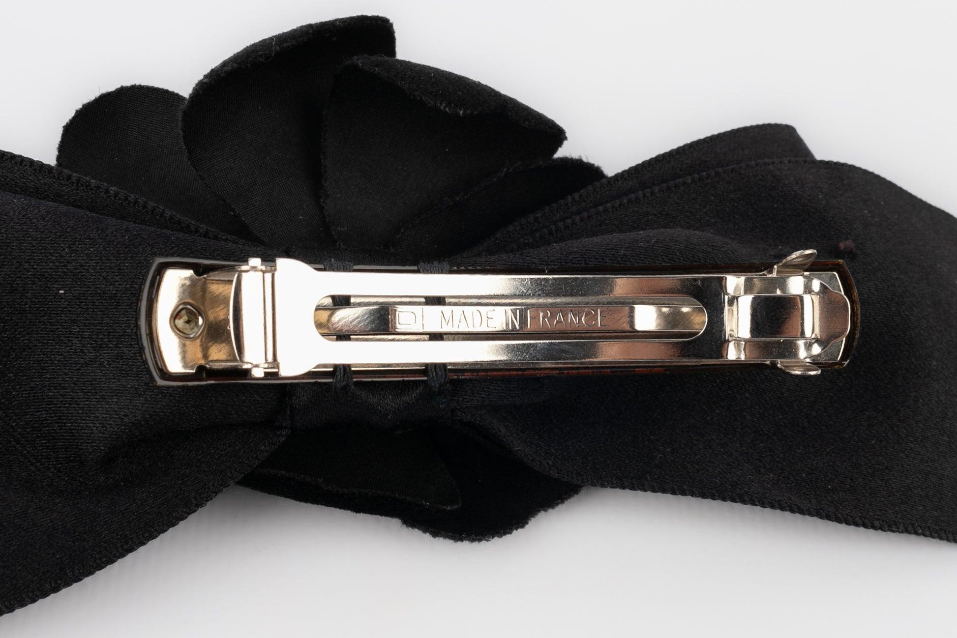  Accessoire de tête Chanel Noeud noir avec camélia en velours Pour femmes 