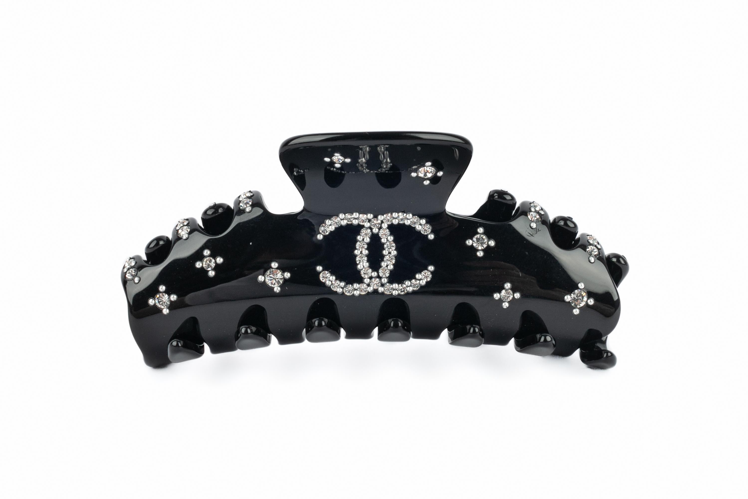 Black Chanel head accessory Cruise 2009