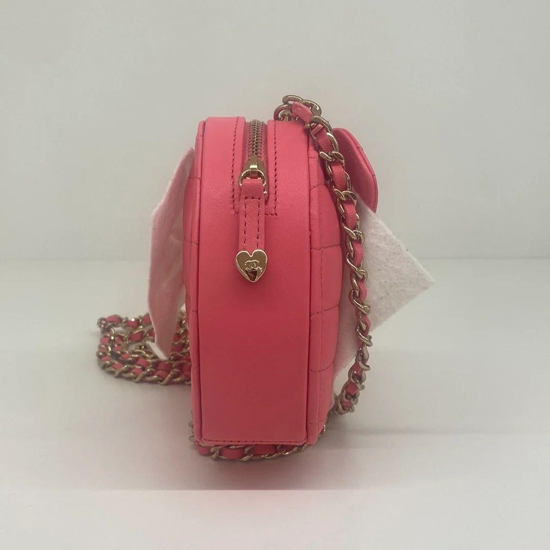 Chanel Heart Bag Pink Small In New Condition For Sale In Double Bay, AU