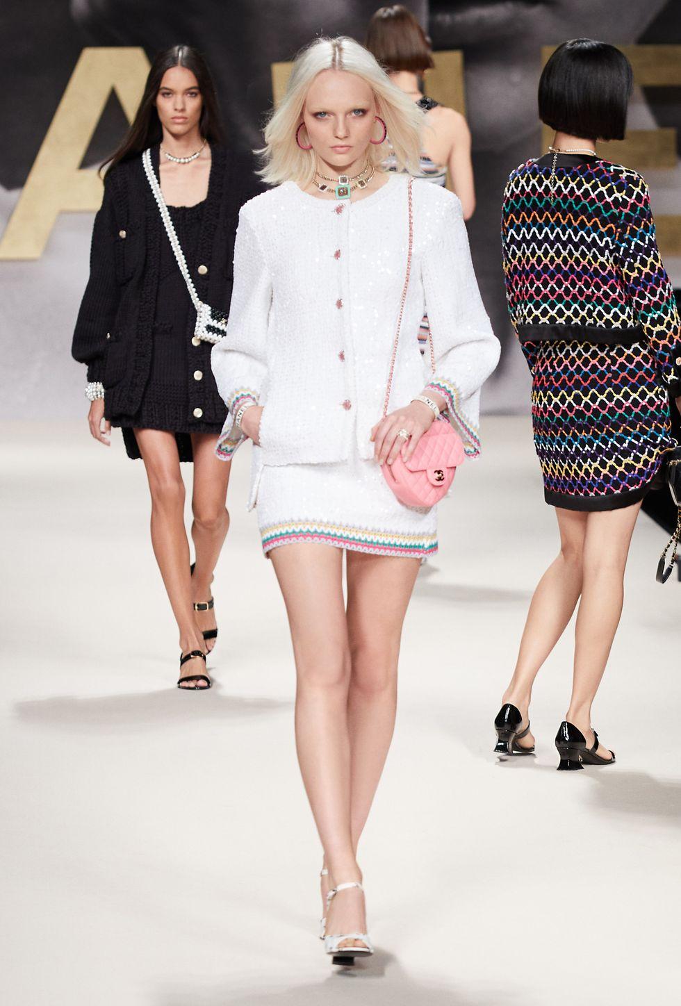 Chanel Heart Bag SS22 For Sale 8