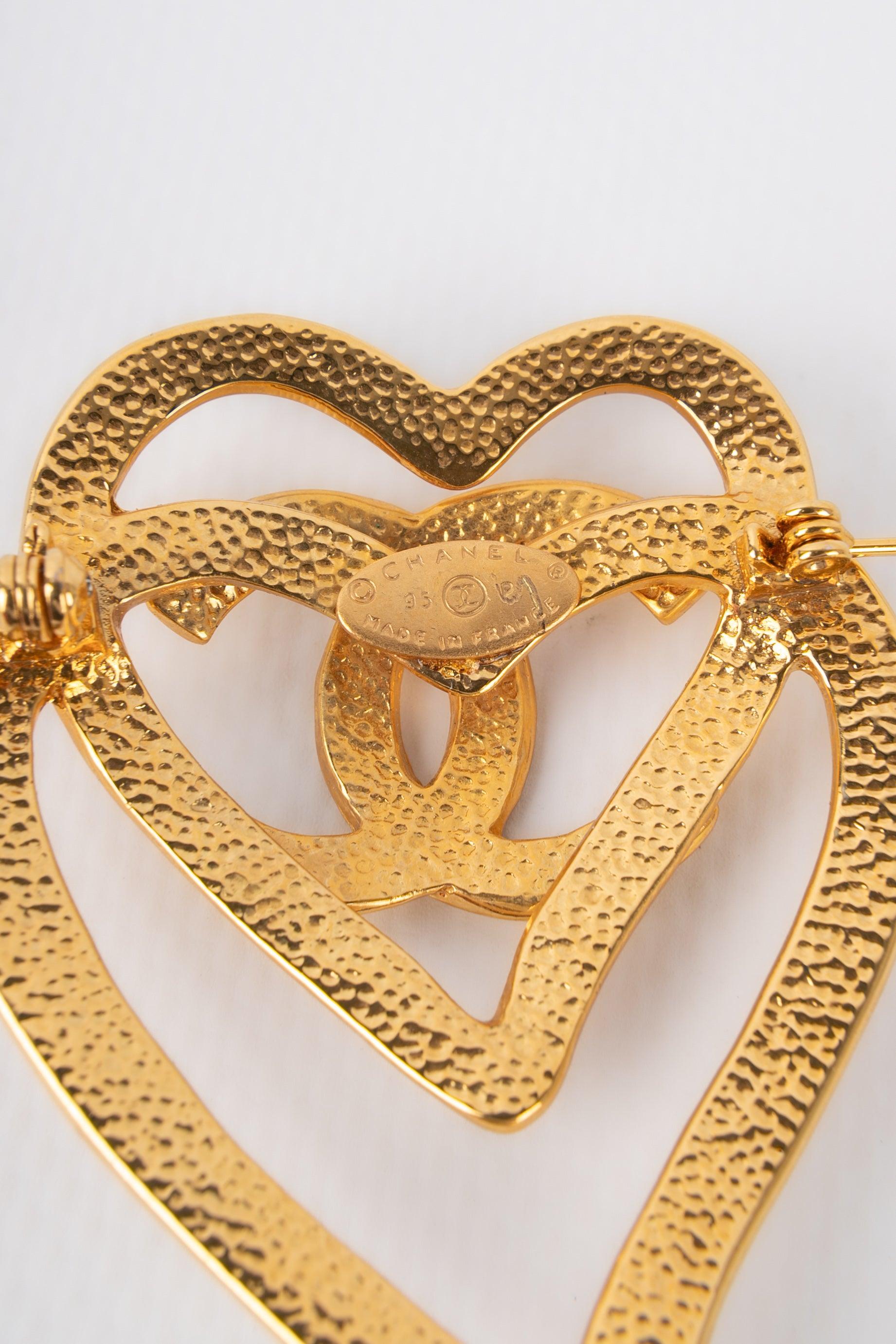 Women's Chanel Heart Brooch in Golden Metal, 1995