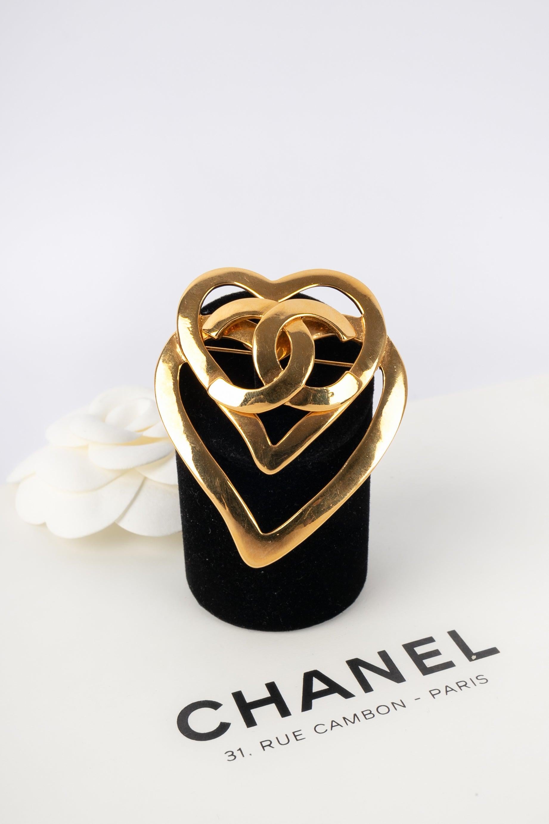 Chanel Heart Brooch in Golden Metal, 1995 1