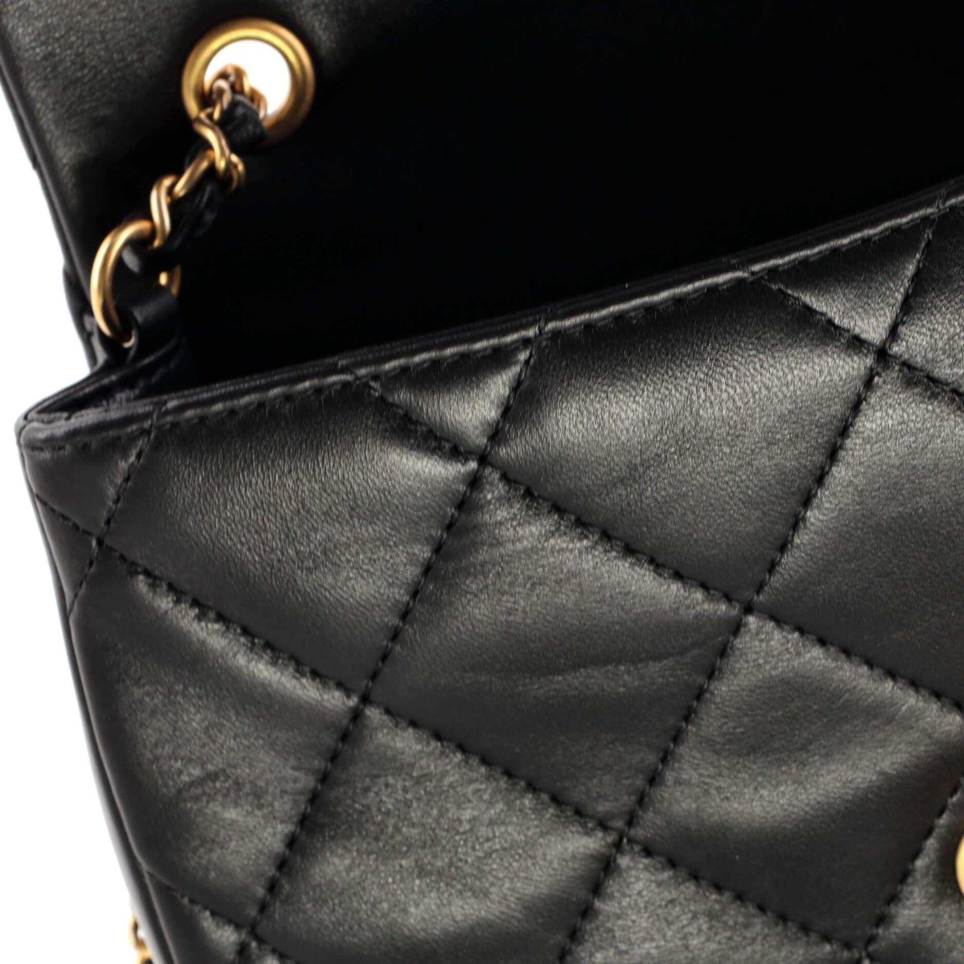 Chanel Herz-Charm-Klappentasche aus gestepptem Lammfell Mini 4