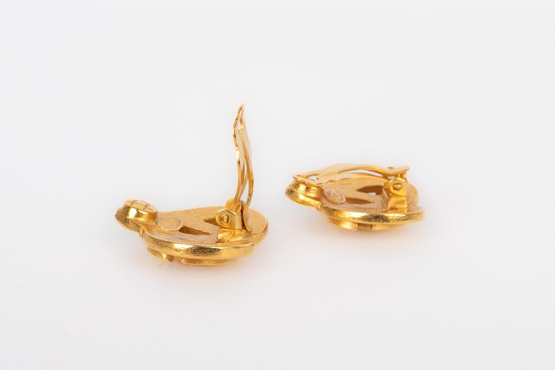 Chanel Heart Clip-on Earrings, 1997 In Excellent Condition For Sale In SAINT-OUEN-SUR-SEINE, FR