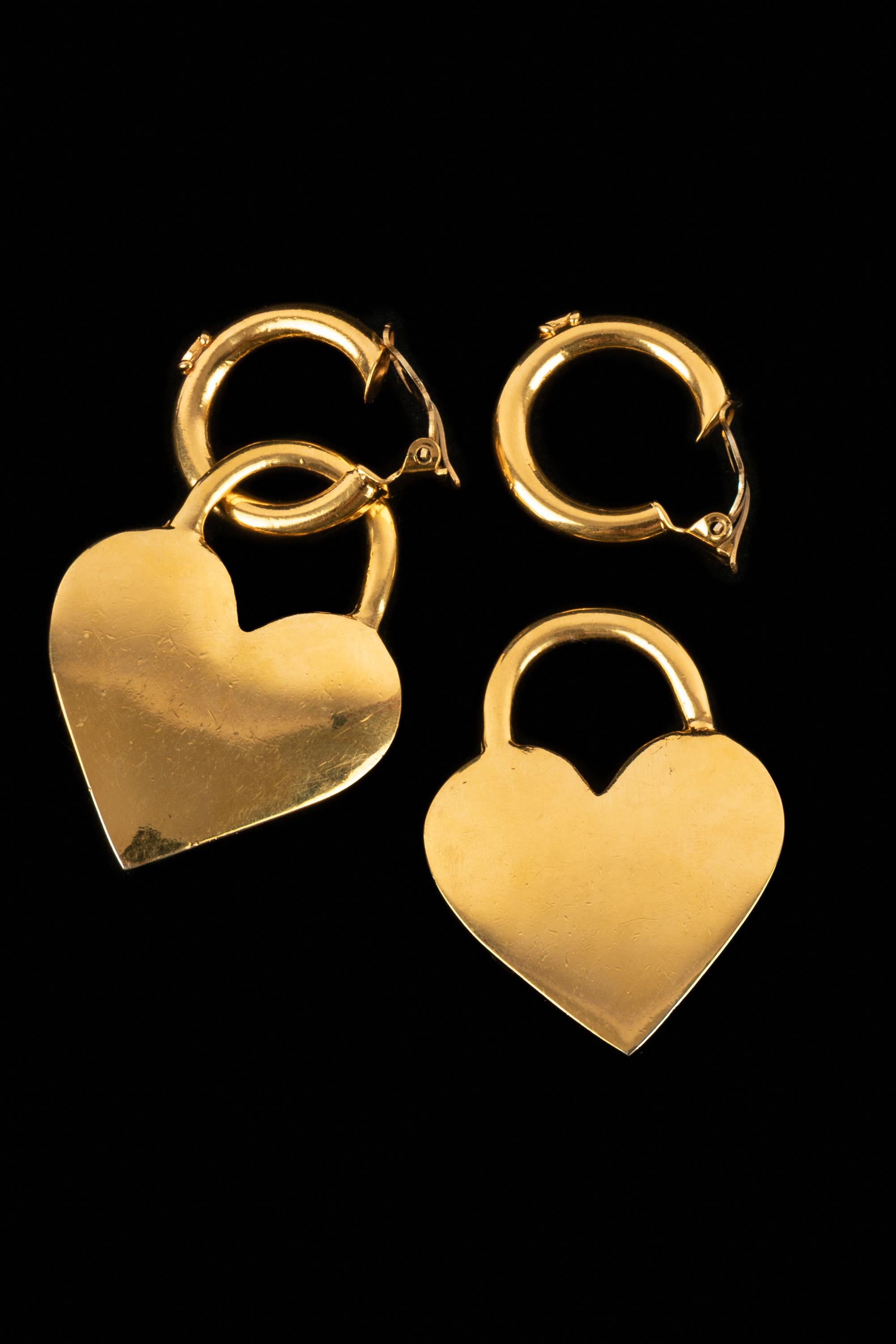 Orecchini a cuore Chanel in vendita 2
