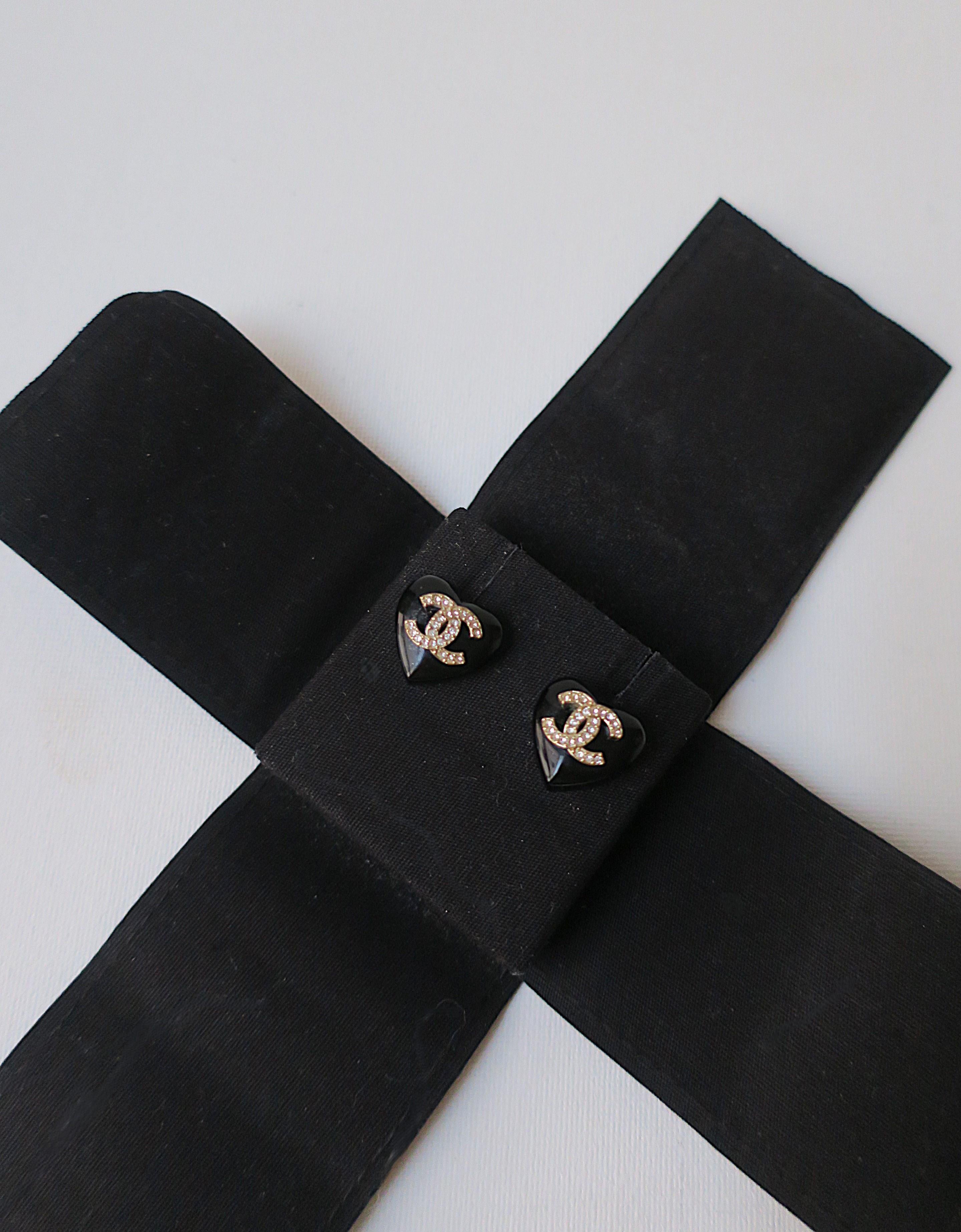 Chanel Heart Earrings, Pair In Excellent Condition For Sale In New York, NY