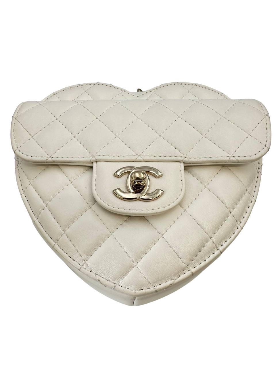 Chanel Heart Medium Bianca Borsa A Spalla  For Sale 6
