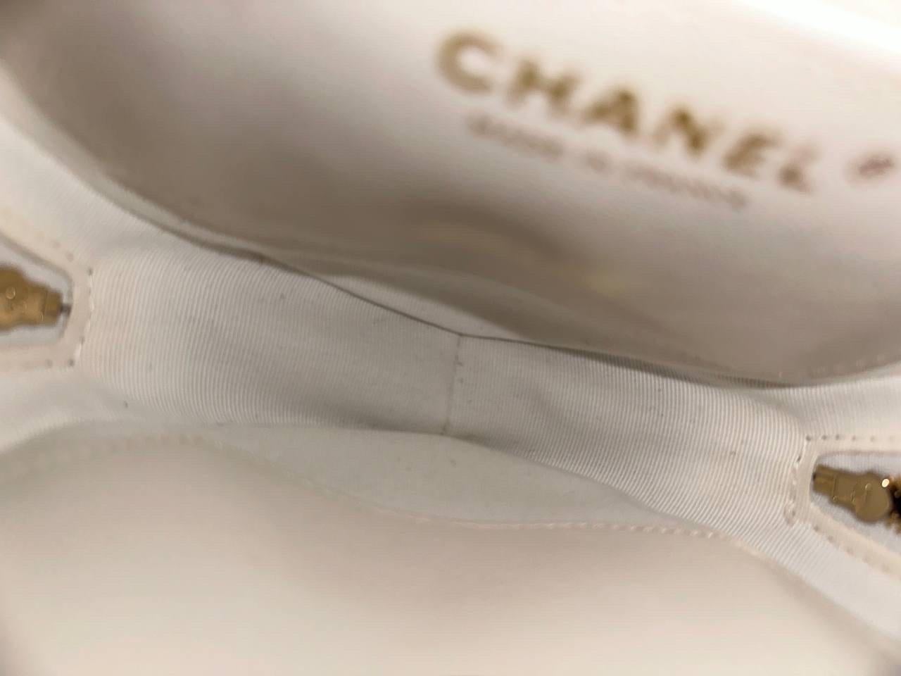 Chanel Heart Medium Bianca Borsa A Spalla  For Sale 12