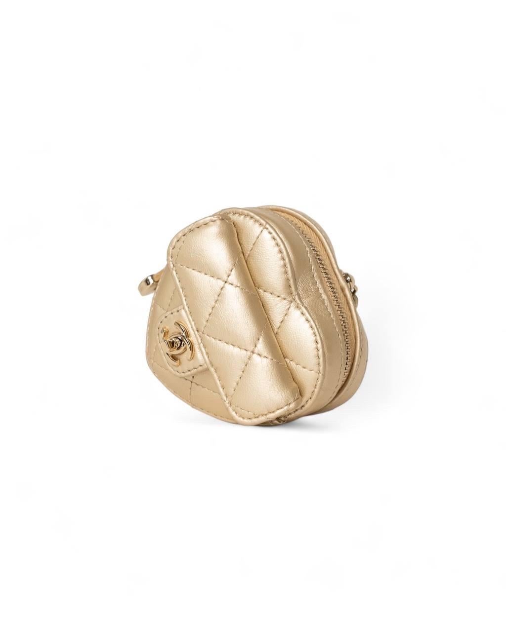 Beige Chanel Heart Micro Timeless Oro Borsa a Tracolla For Sale
