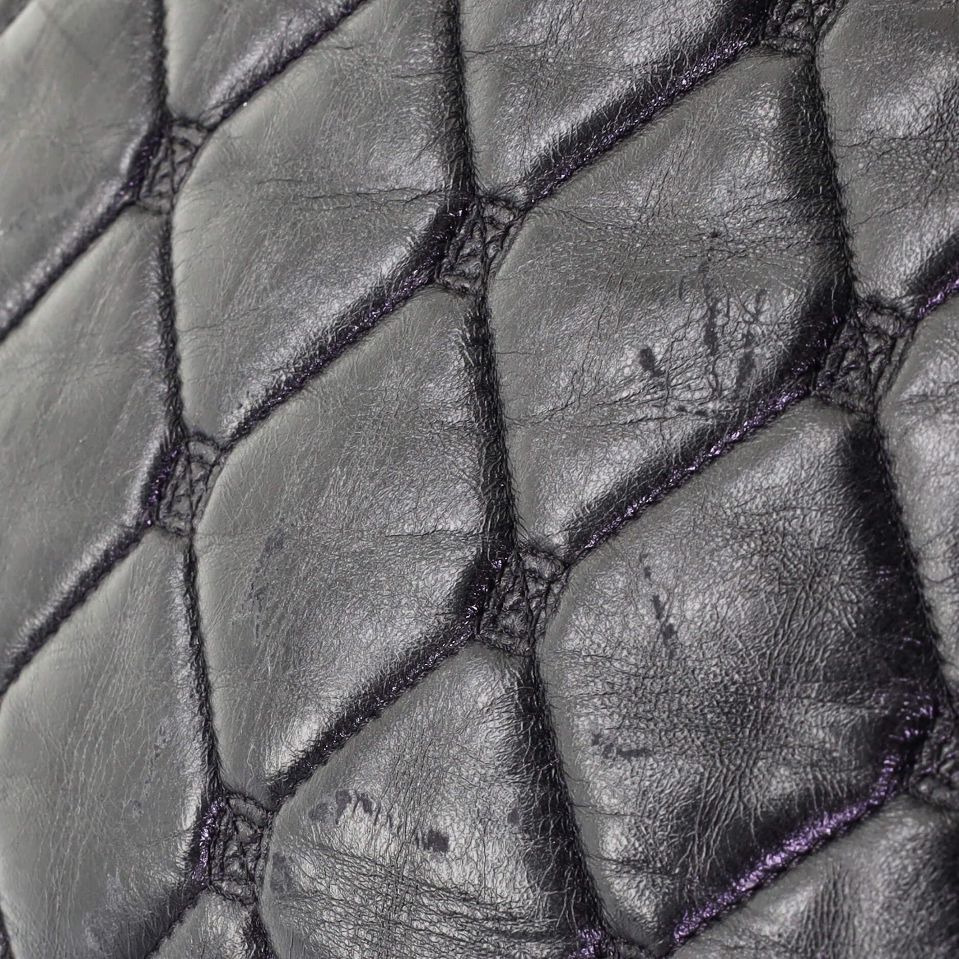 Chanel Tragetasche aus gestepptem Lammfell mit versteckter Kette 3