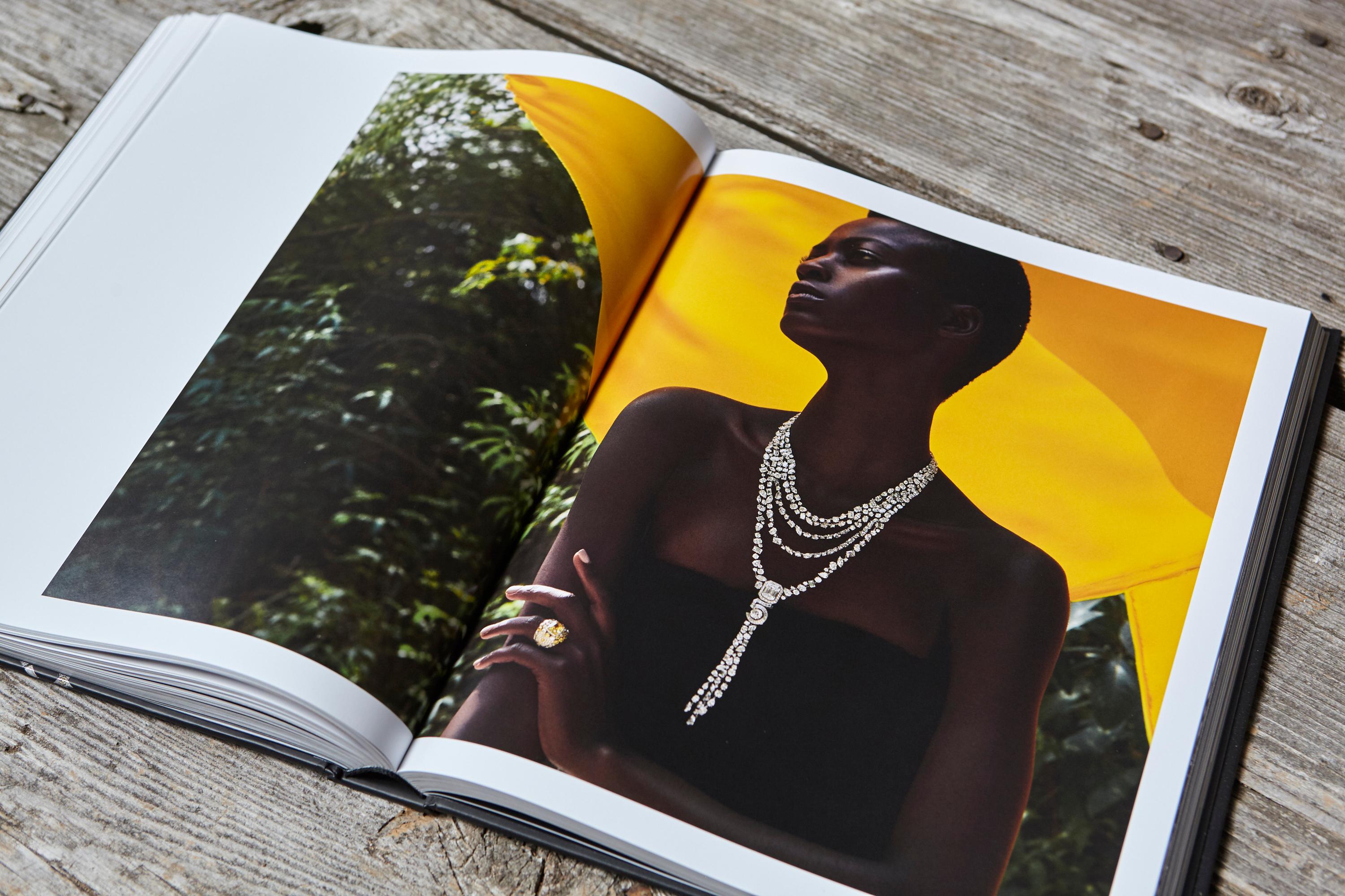 Chanel Alta Gioielleria Thames & Hudson Libro da tavolo con copertina rigida sigillata in vendita 6