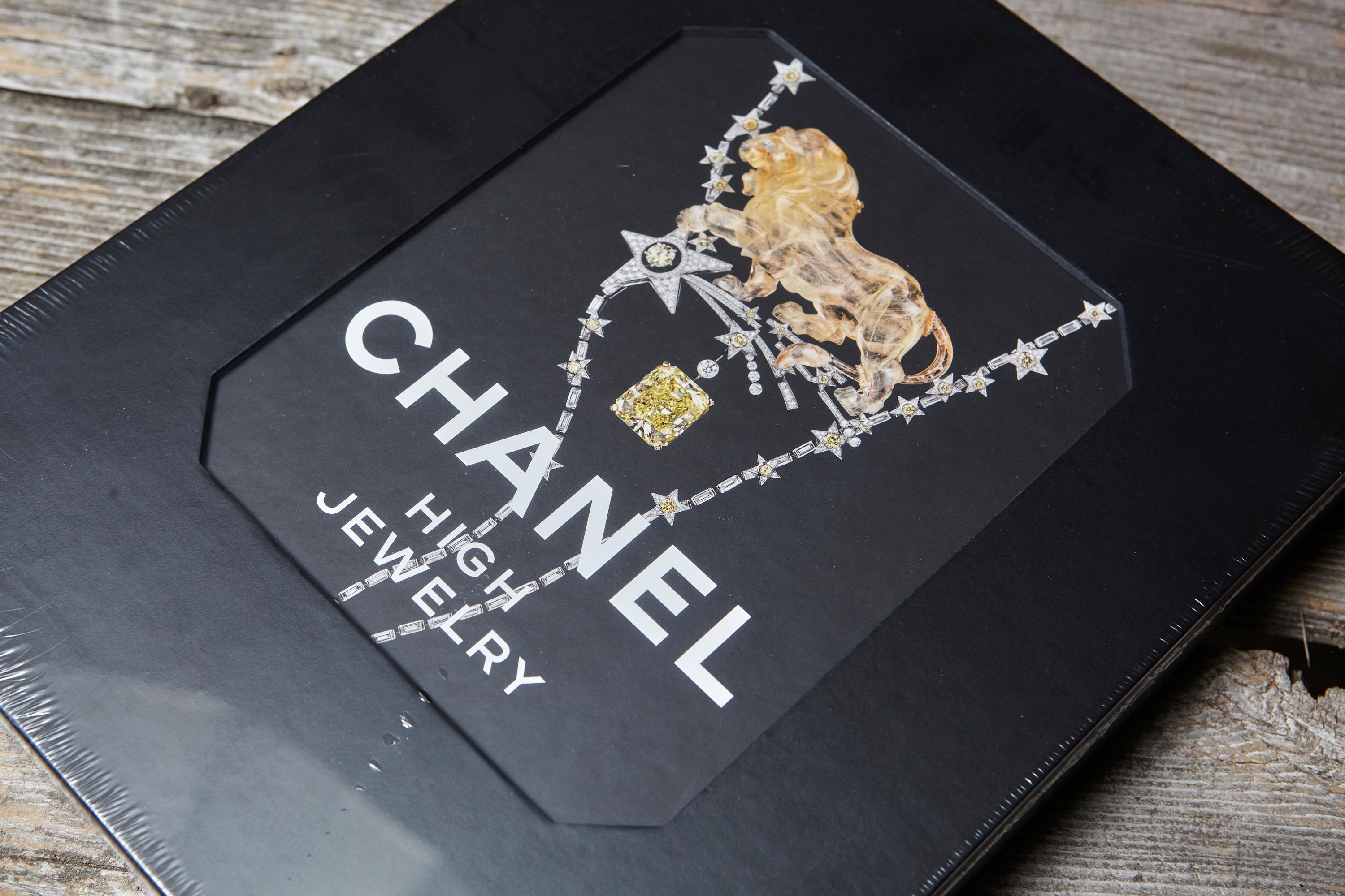 Moderno Chanel Alta Gioielleria Thames & Hudson Libro da tavolo con copertina rigida sigillata in vendita