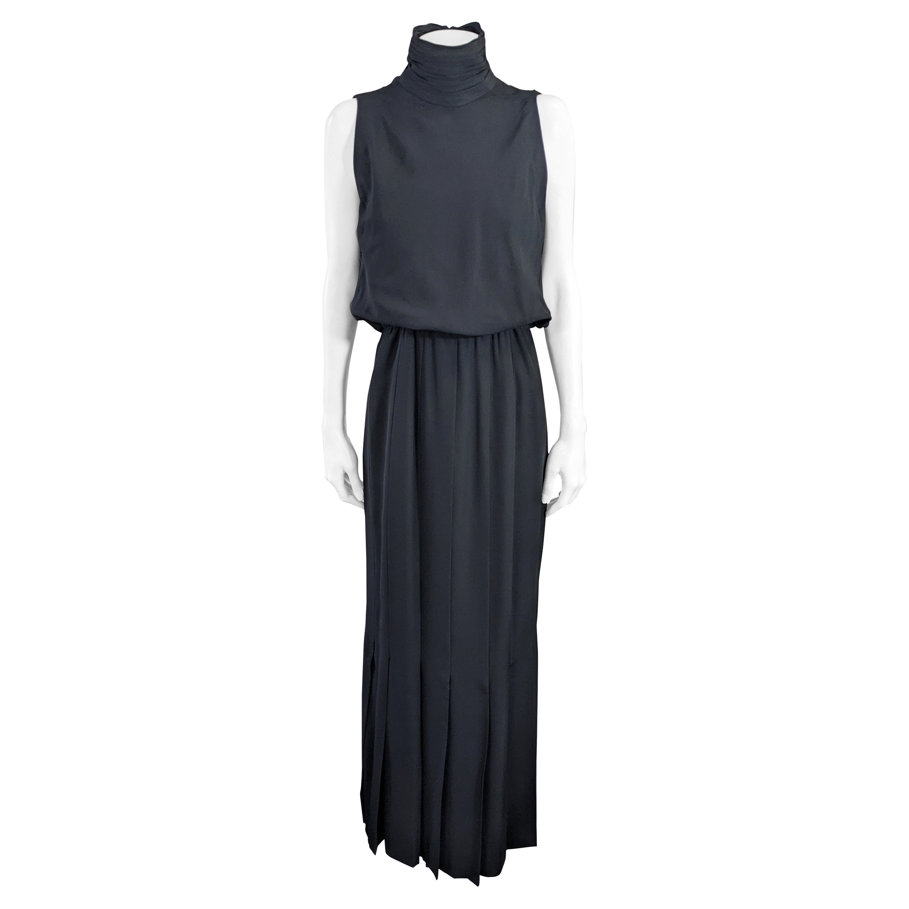 Robe à col montant Chanel en vente