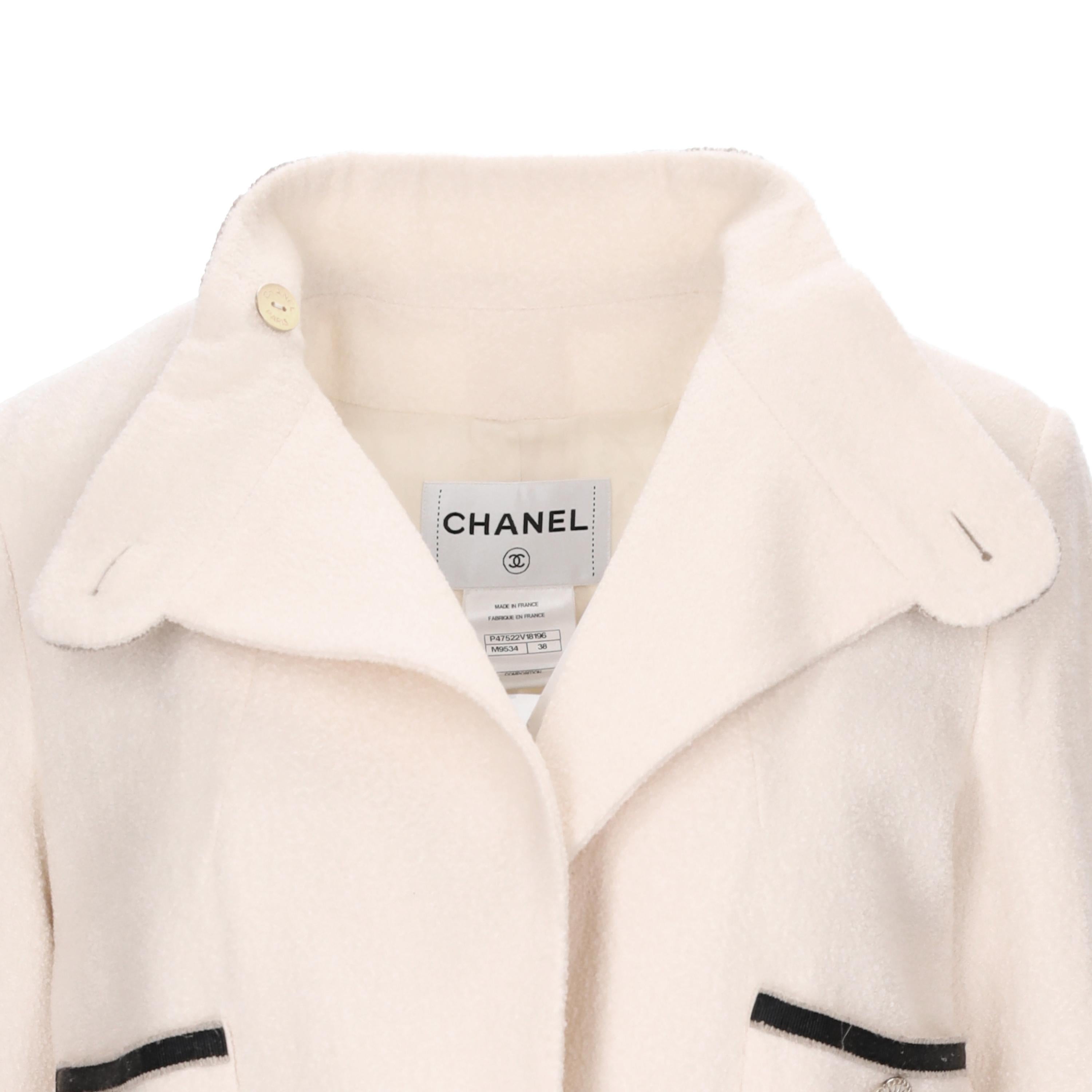 Chanel High Neck Wool Coat  For Sale 2