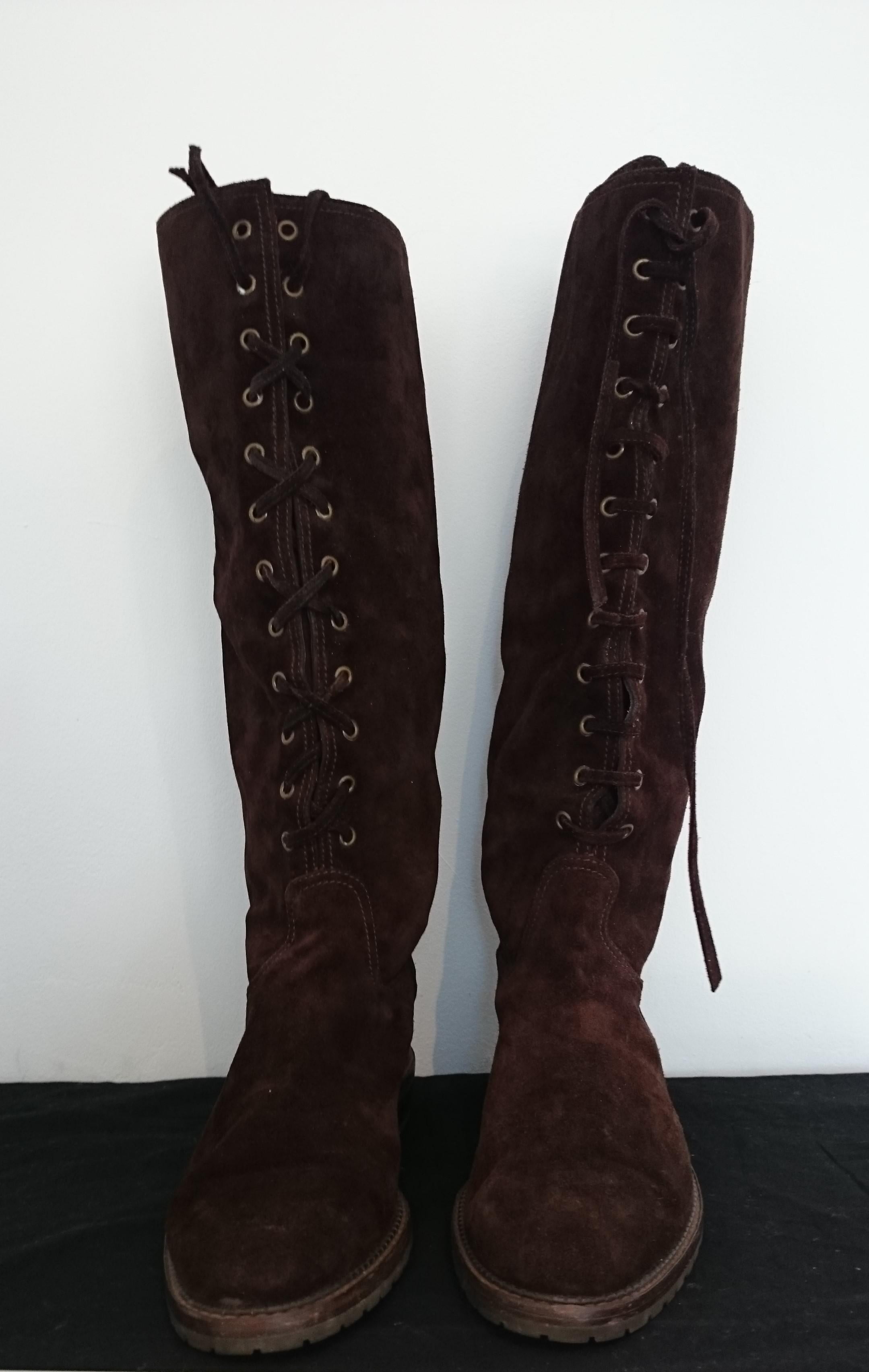 Chanel High Suede Minnetonka Boots In Excellent Condition For Sale In Somo (Santander), ES