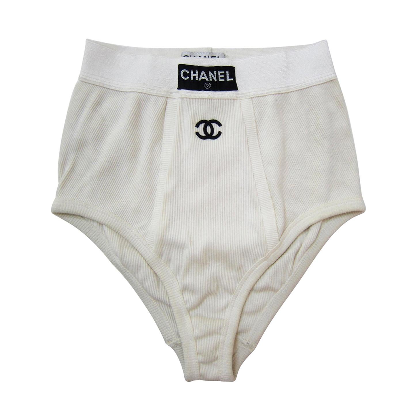 Chanel culotte taille haute sous-vêtements NWB ss 1993 sur 1stDibs