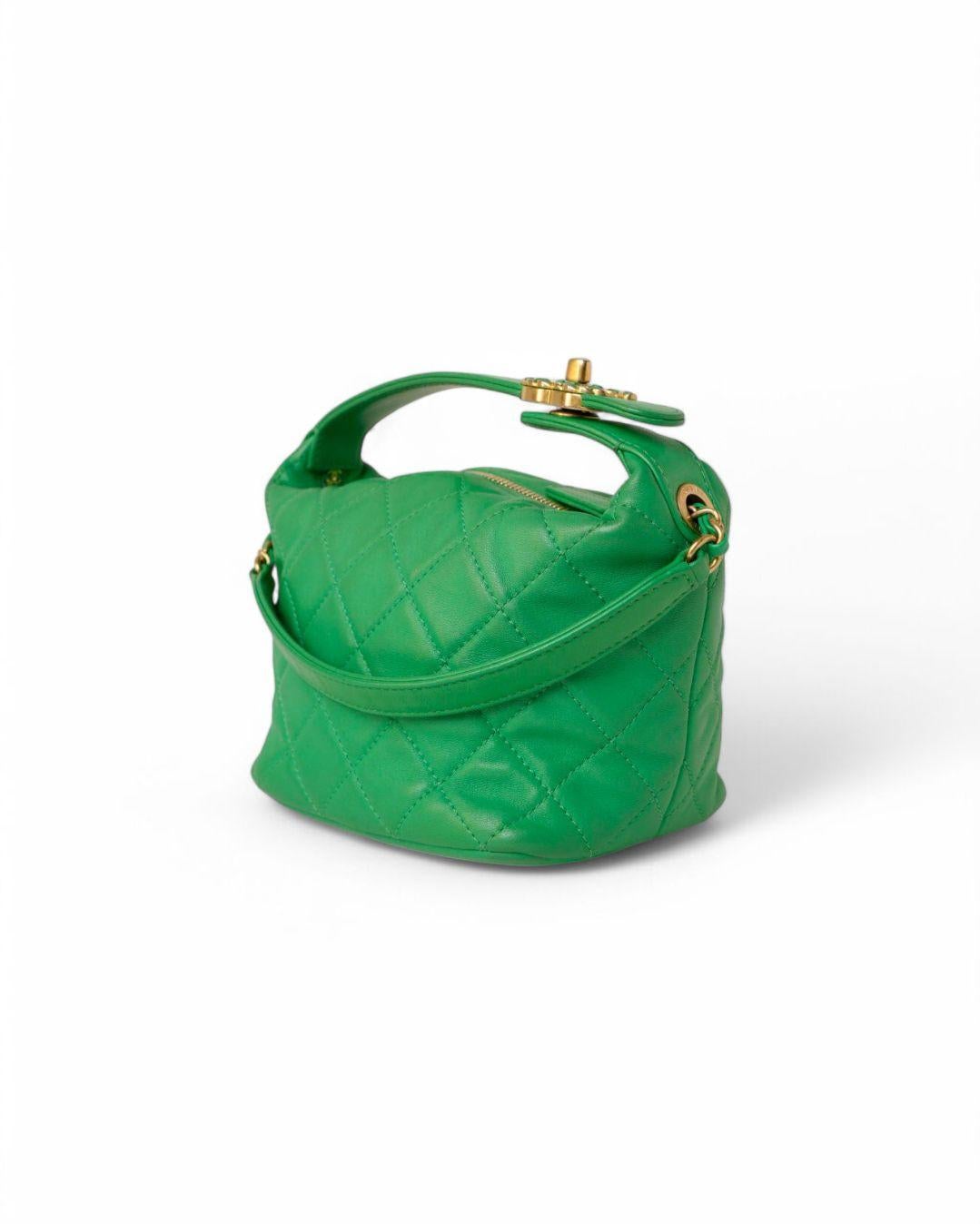 Chanel Hobo 23 Matelasse Vert en vente 5