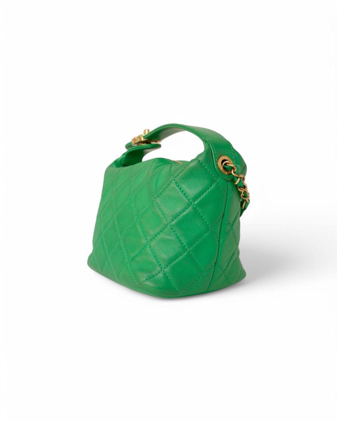 Chanel Hobo 23 Matelasse Vert Pour femmes en vente