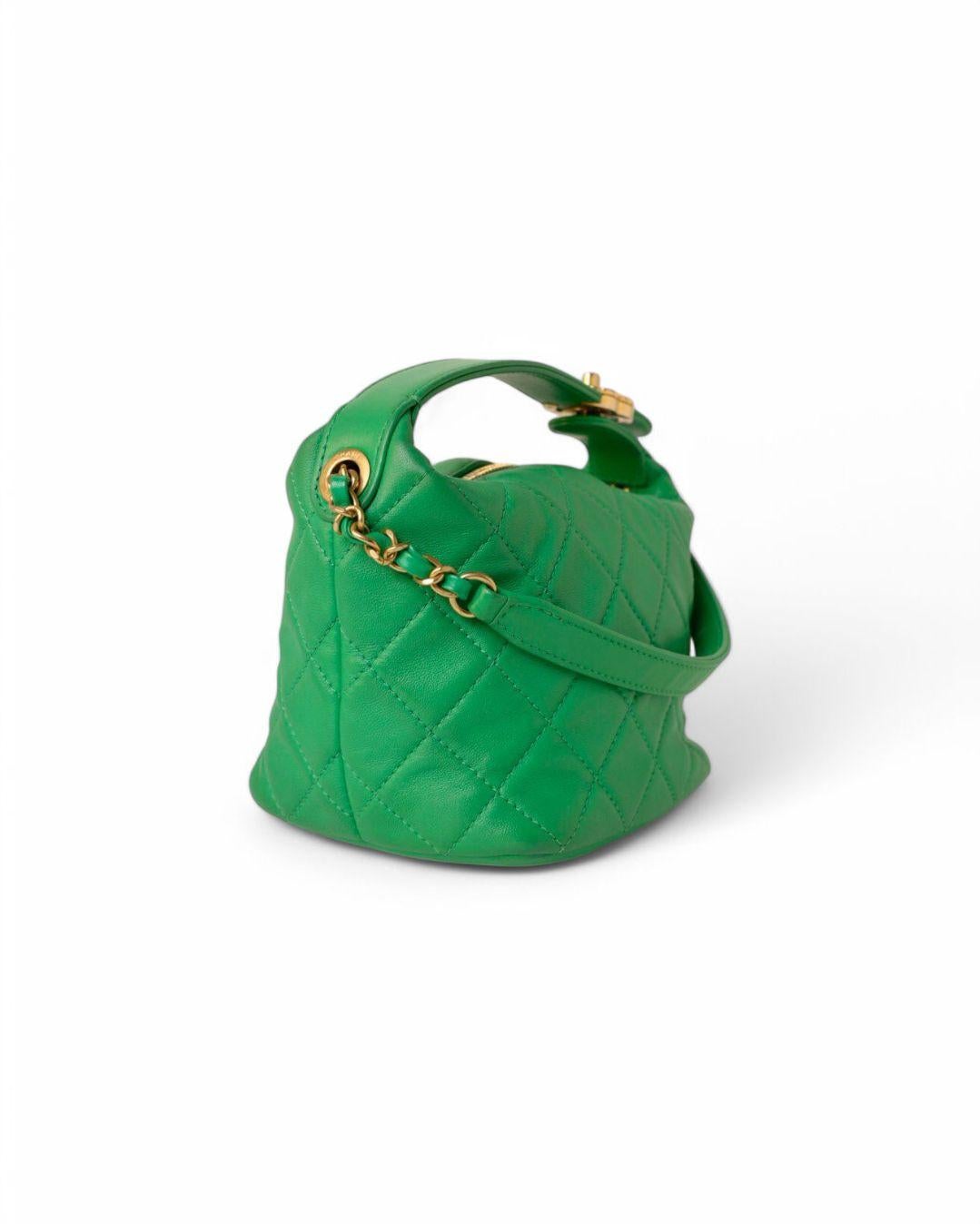 Chanel Hobo 23 Matelasse Vert en vente 4