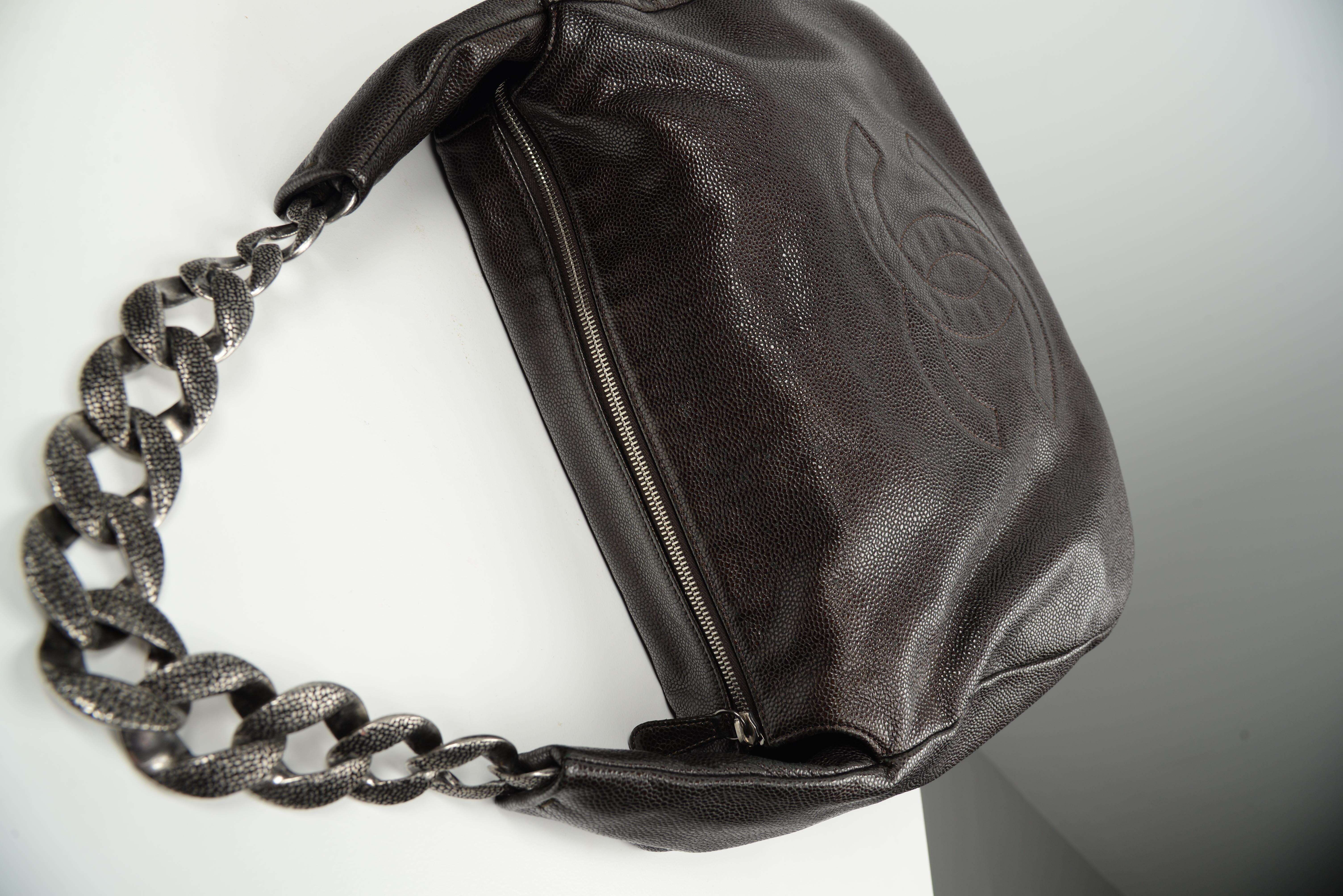 Chanel Hobo Kette Tasche Kaviar Leder Umhängetasche Tote für Damen oder Herren im Angebot
