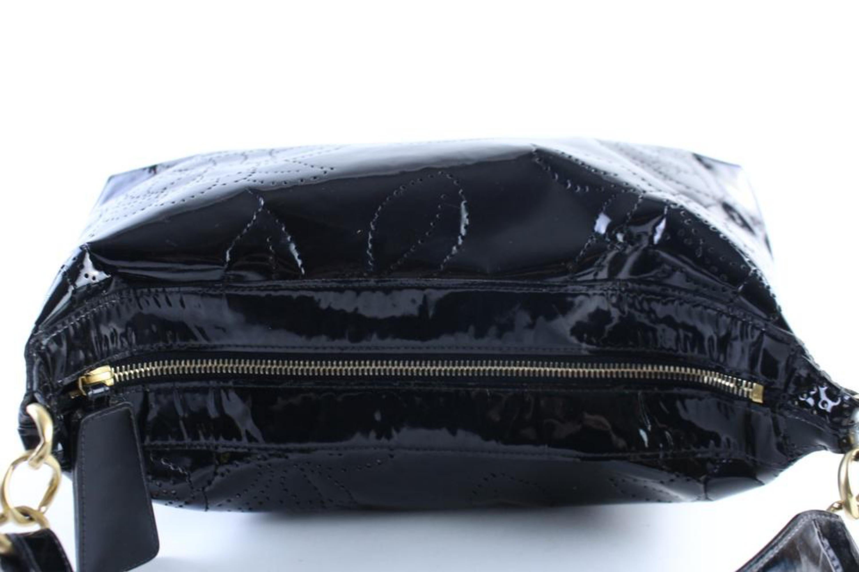 Chanel Hobo Embossed Camellia 7cr0326 Black Patent Leather Shoulder Bag For Sale 4