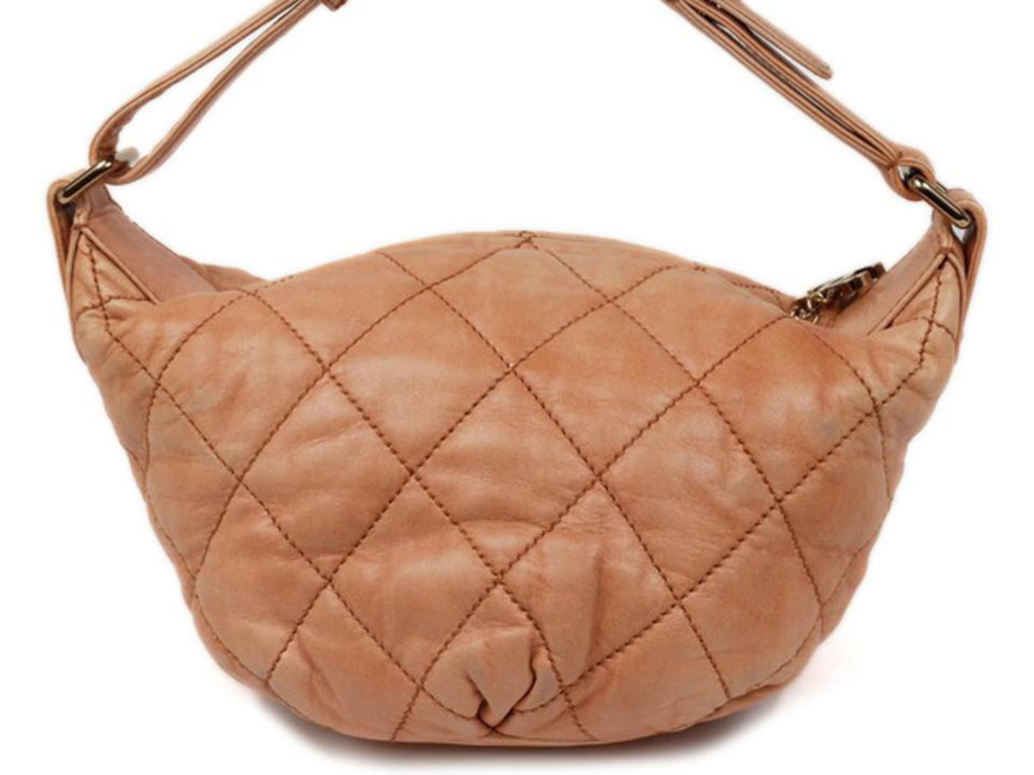 Chanel Hobo Quilted Charm 218519 Salmon Coral Leather Shoulder Bag For Sale 1