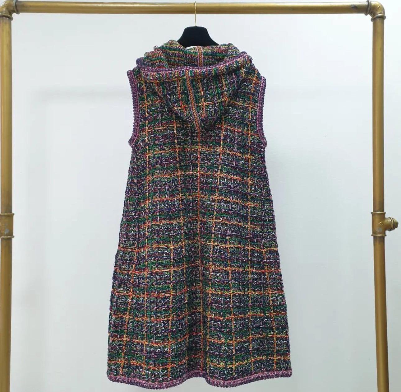 CHANEL Hooded Knit Gilet Vest  For Sale 2