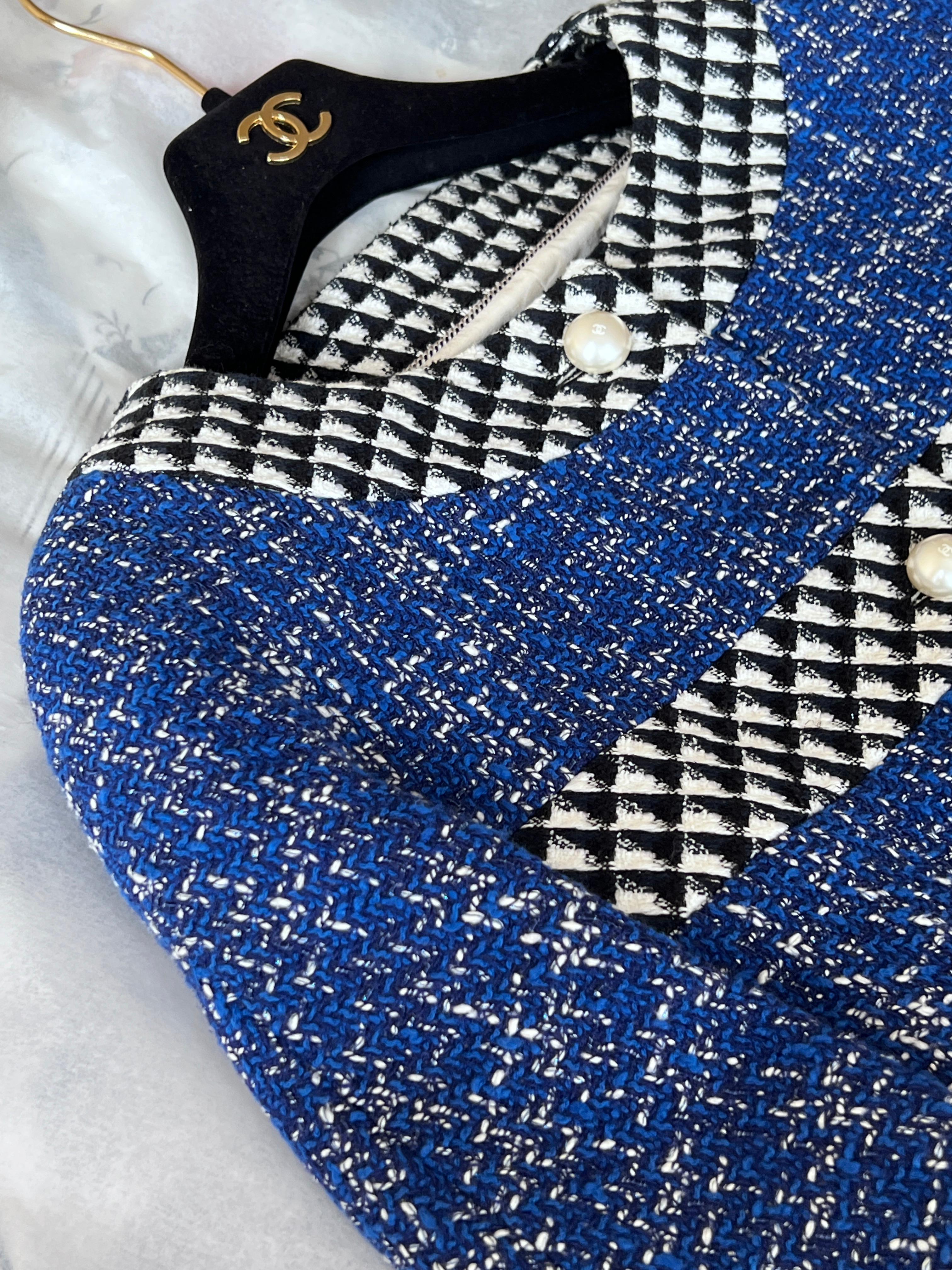 Chanel Heiße Cropped Tweed-Laufstegjacke im Angebot 4