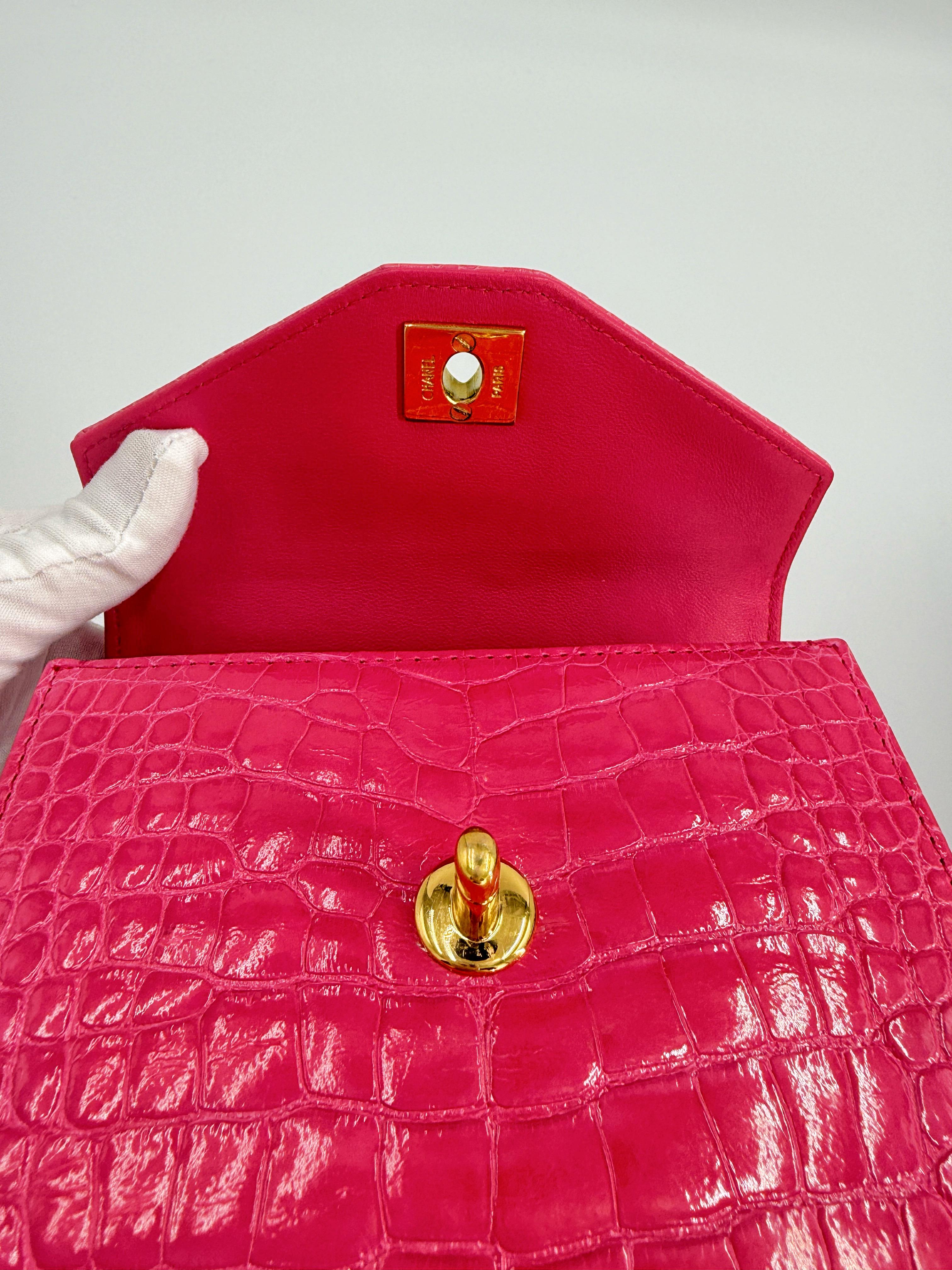 Chanel - Sac à main en crocodile rose vif en vente 12