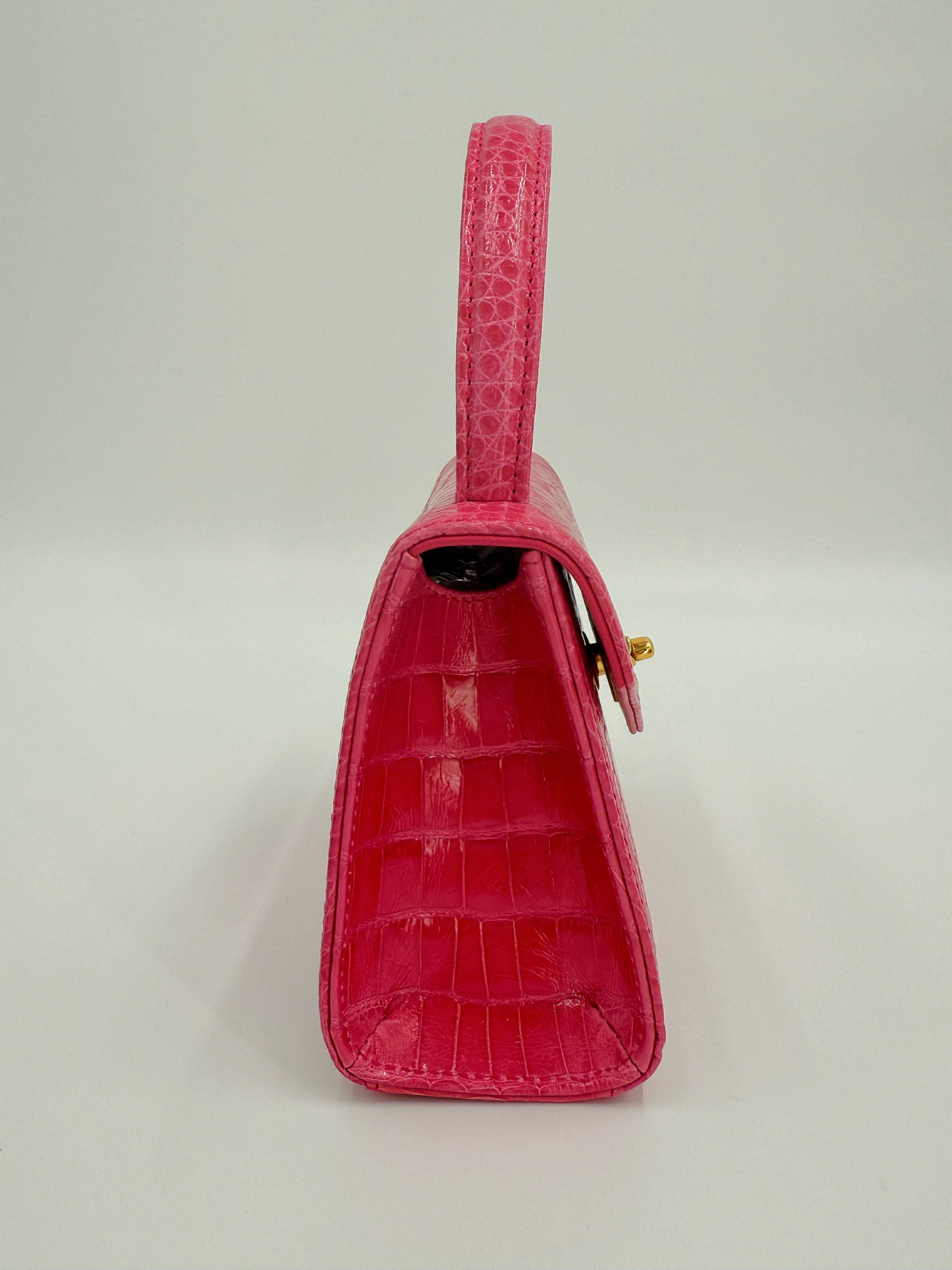 Rose Chanel - Sac à main en crocodile rose vif en vente