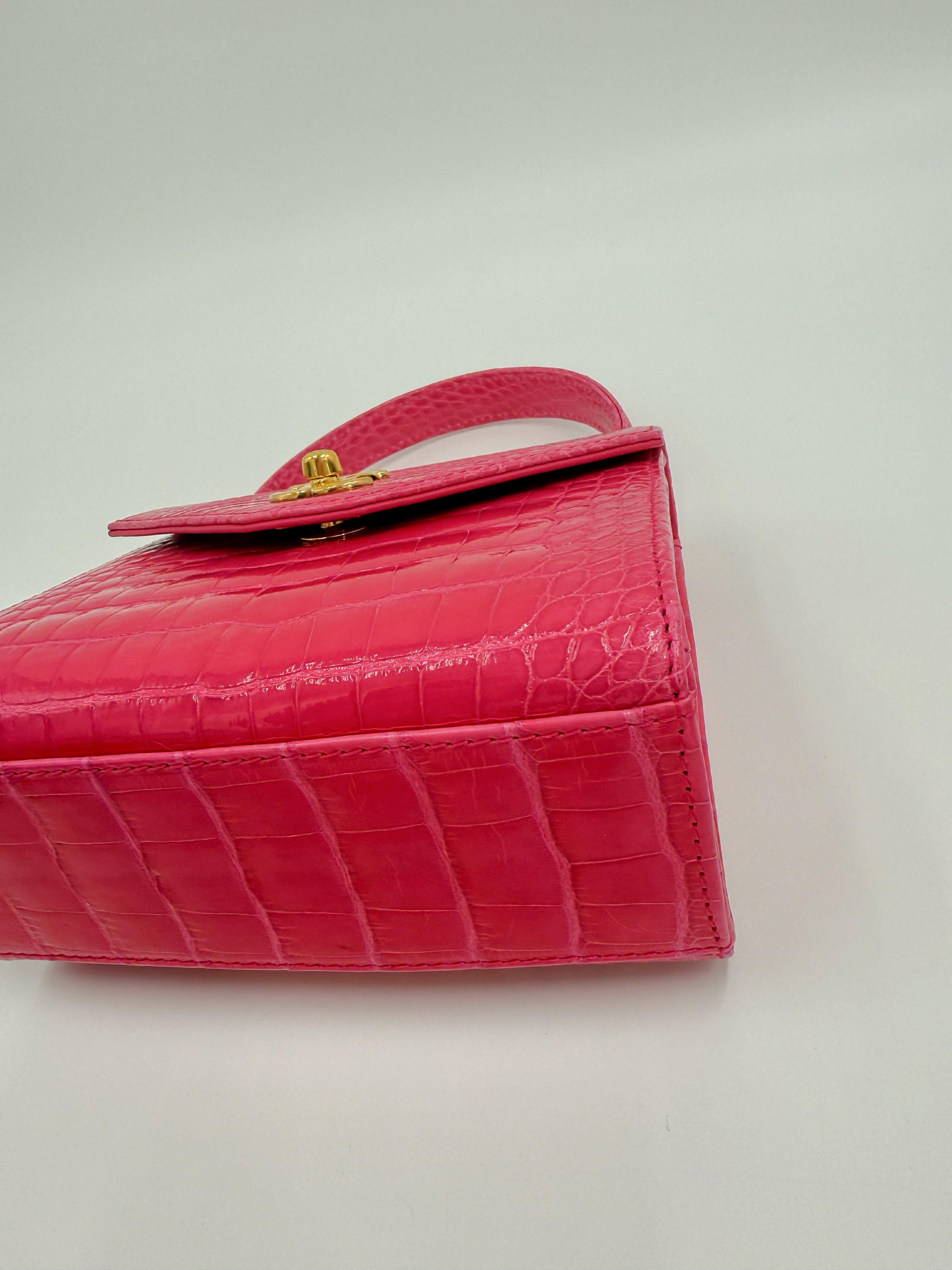 Chanel - Sac à main en crocodile rose vif Unisexe en vente