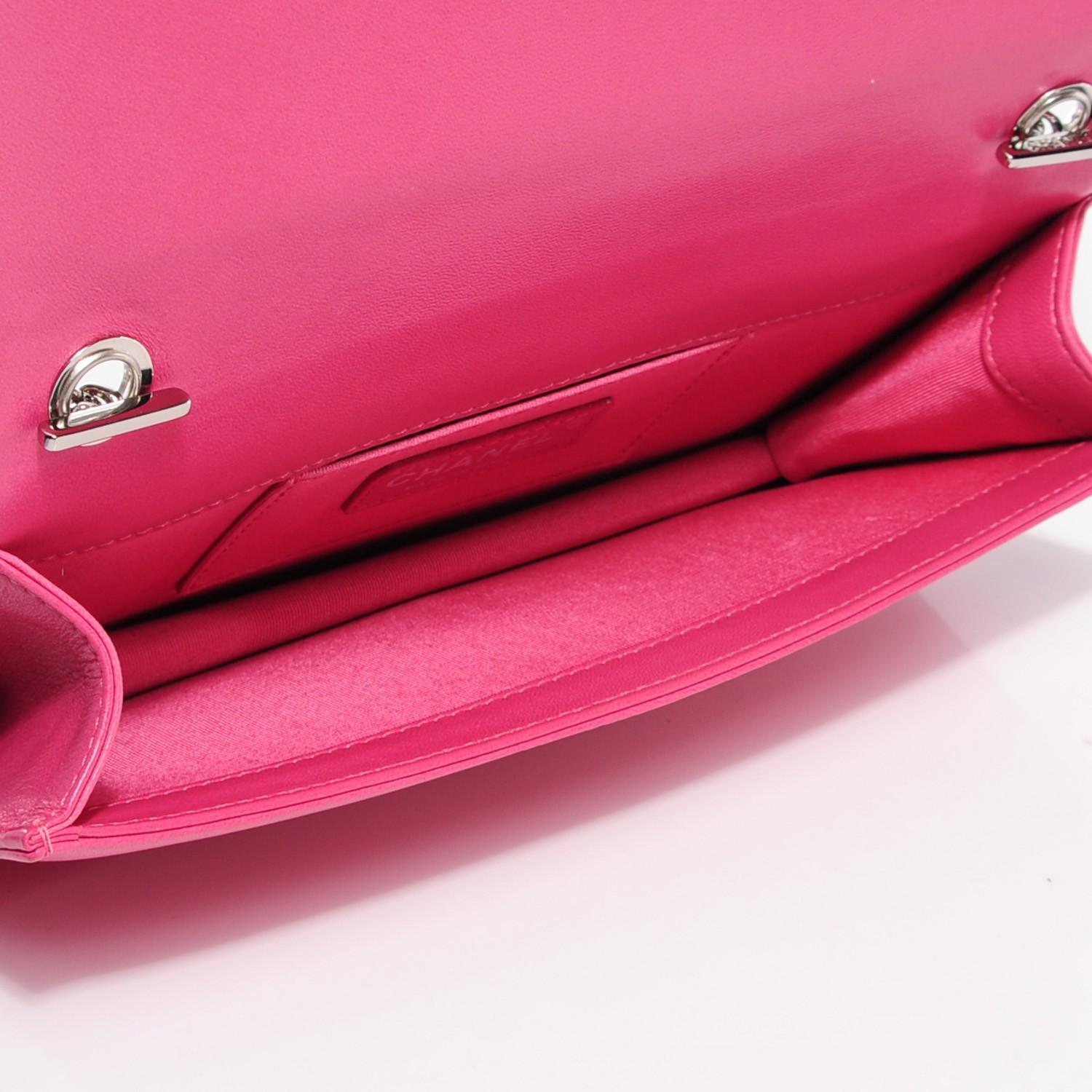 Chanel Hot Pink Ombre Umhängetasche aus Lackleder mit Ziegelklappe  im Angebot 12