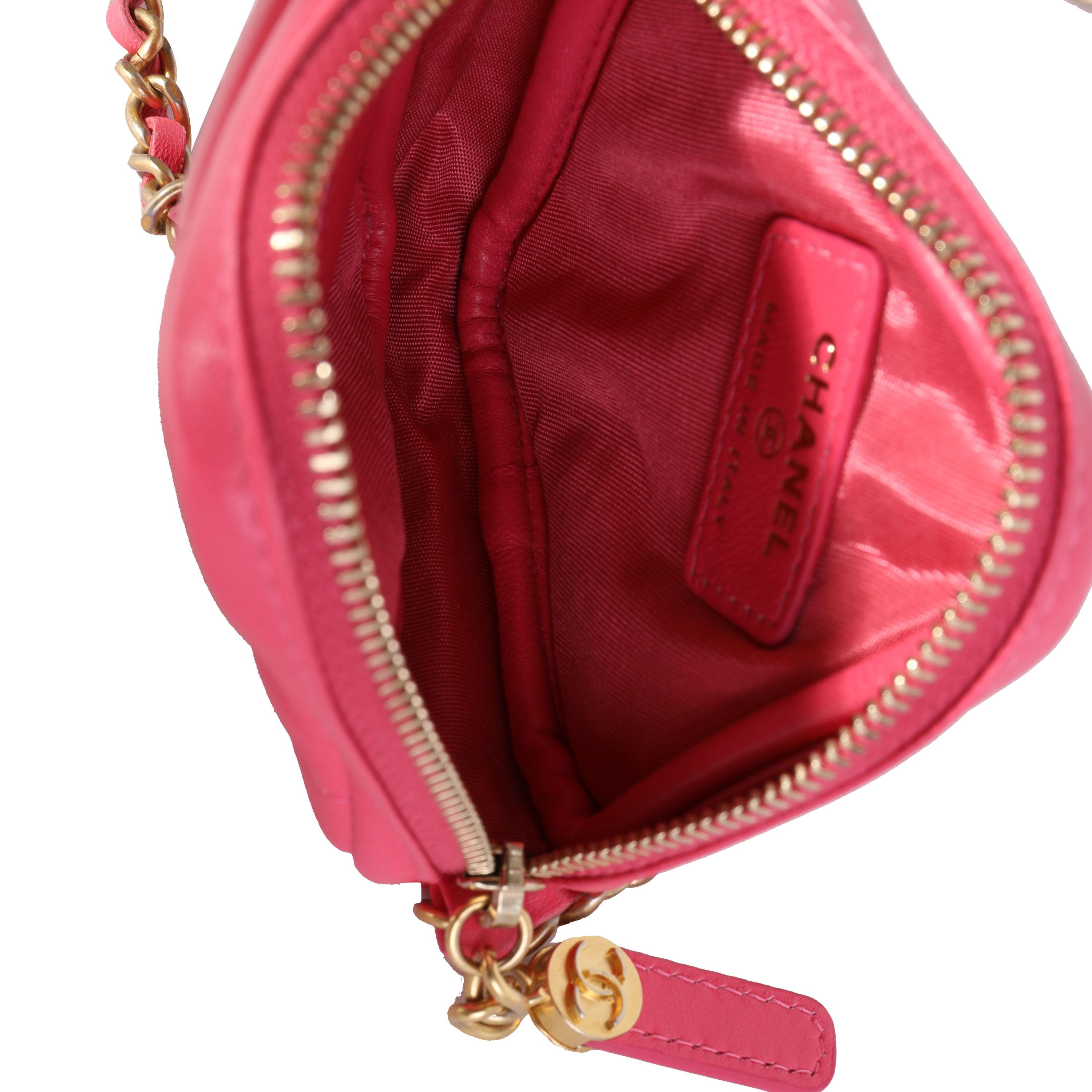 Chanel Hot Pink Quilted Lambskin Diamond Crossbody Bag In Excellent Condition In New York, NY