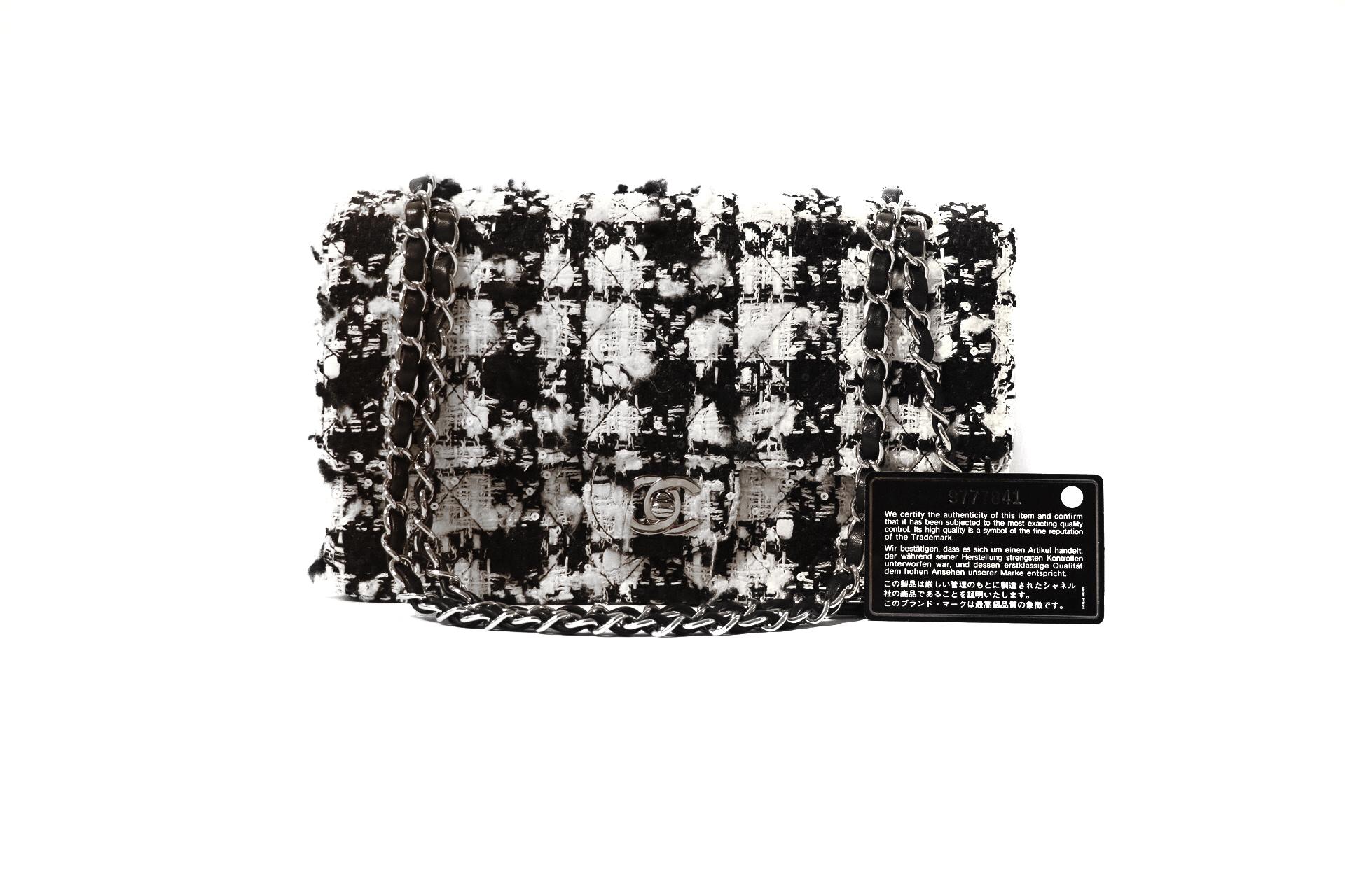 Women's Chanel Houndstooth Tweed Double Flap Bag